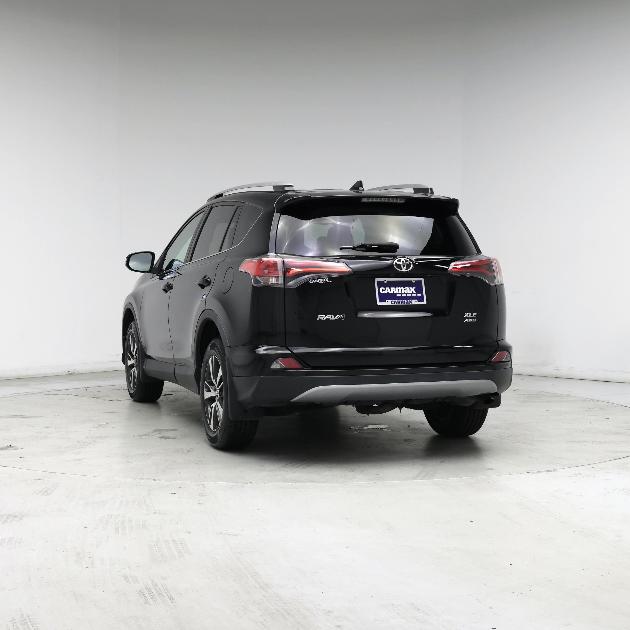Thumbnail: 2018 Toyota RAV4 - 6