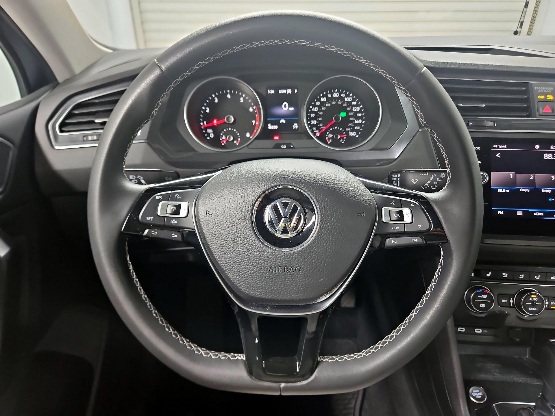 Thumbnail: 2021 Volkswagen Tiguan - 10