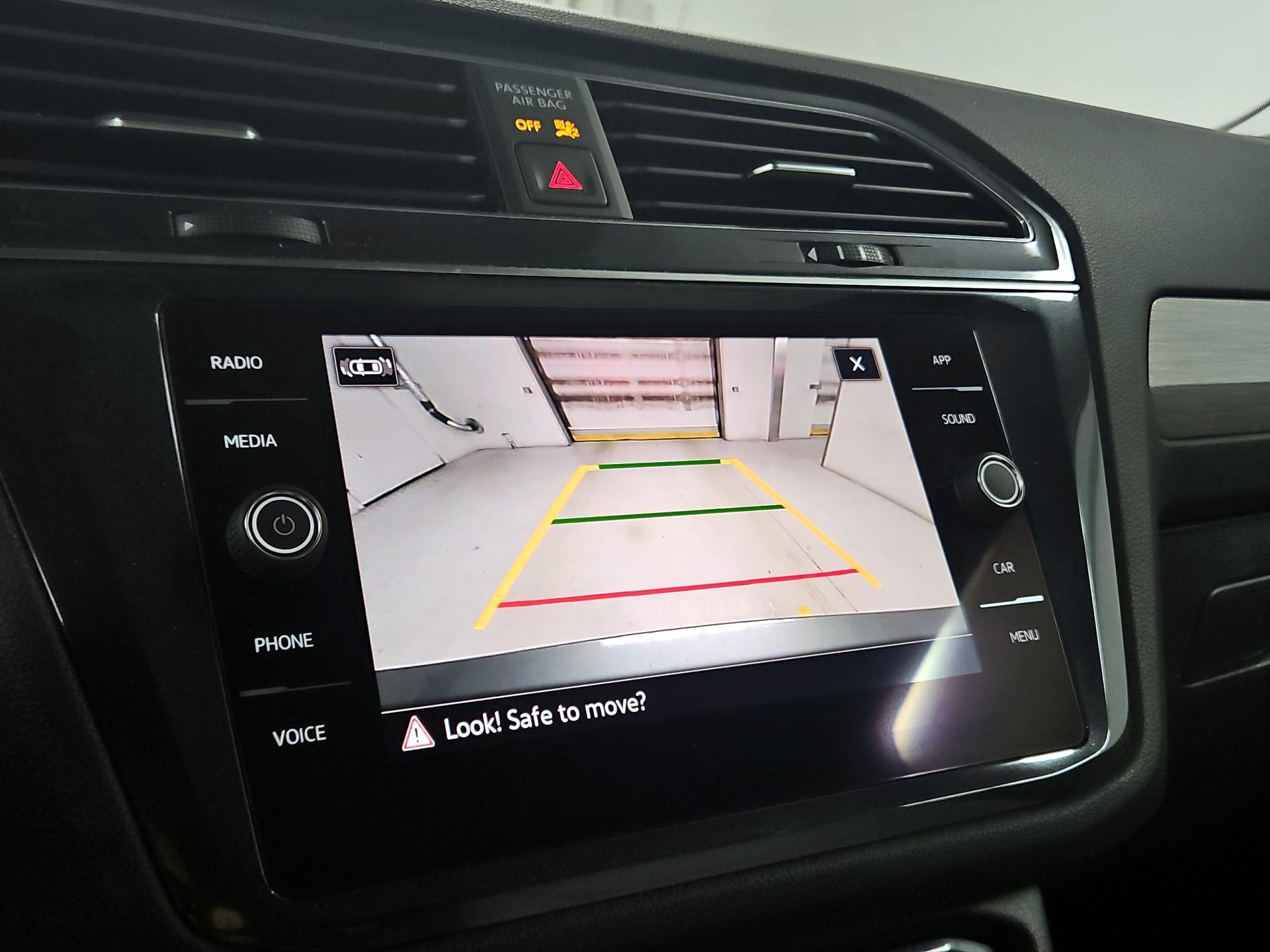 Thumbnail: 2021 Volkswagen Tiguan - 14