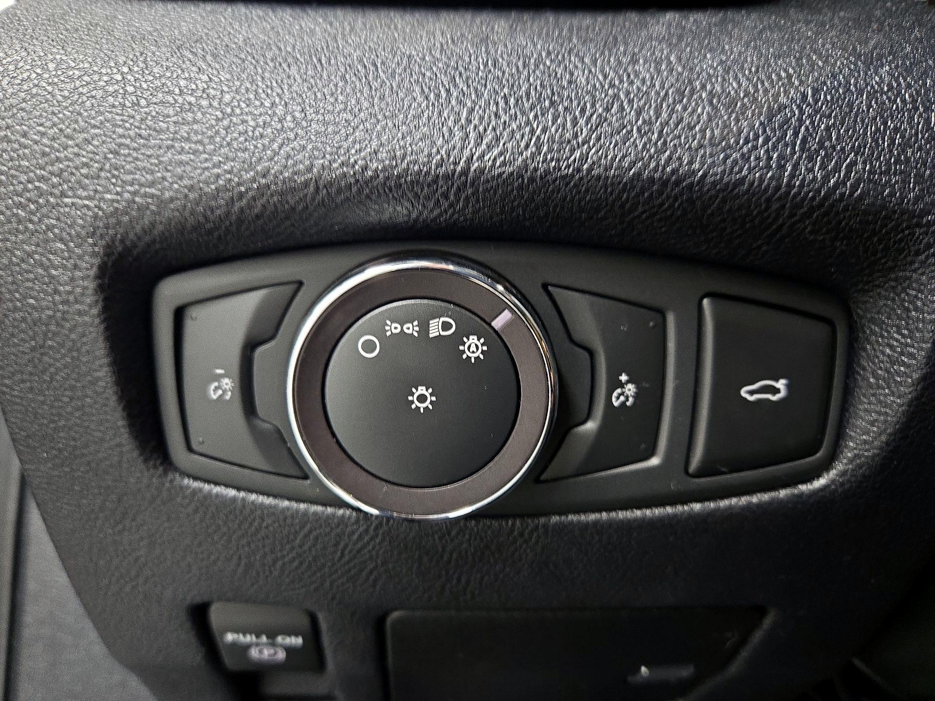 Thumbnail: 2019 Lincoln Continental - 13