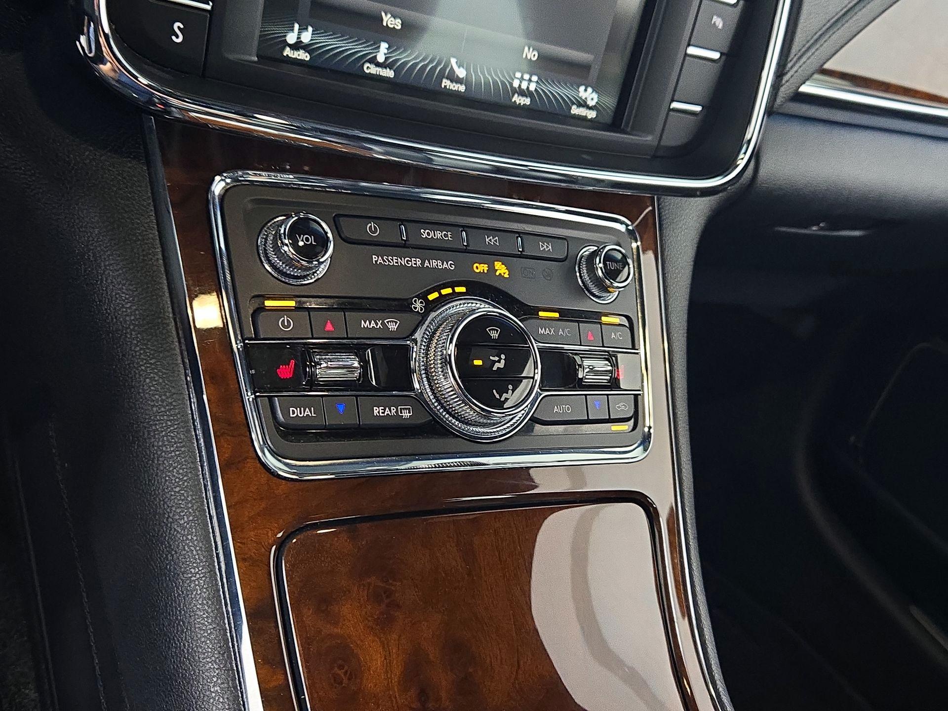 Thumbnail: 2019 Lincoln Continental - 16