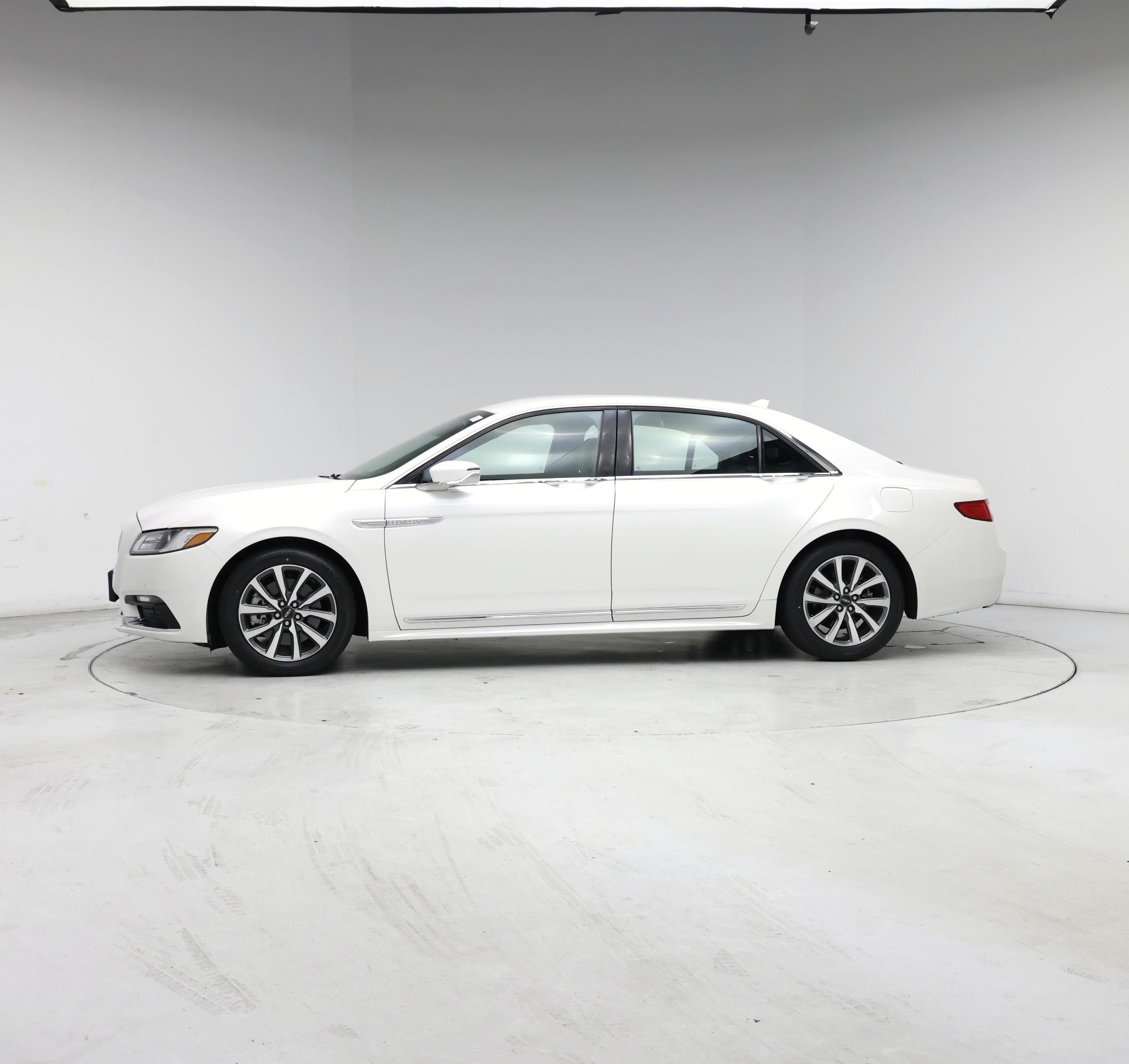 Thumbnail: 2019 Lincoln Continental - 3