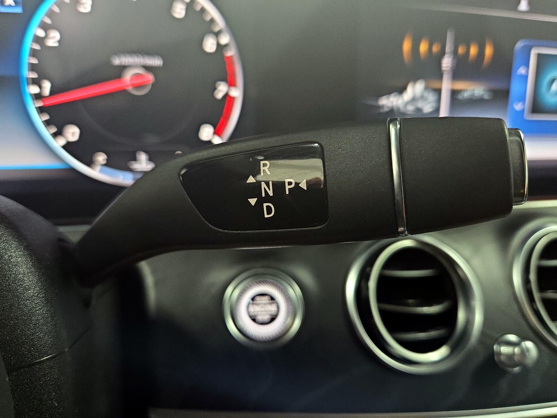 Thumbnail: 2020 Mercedes-Benz E-Class - 18