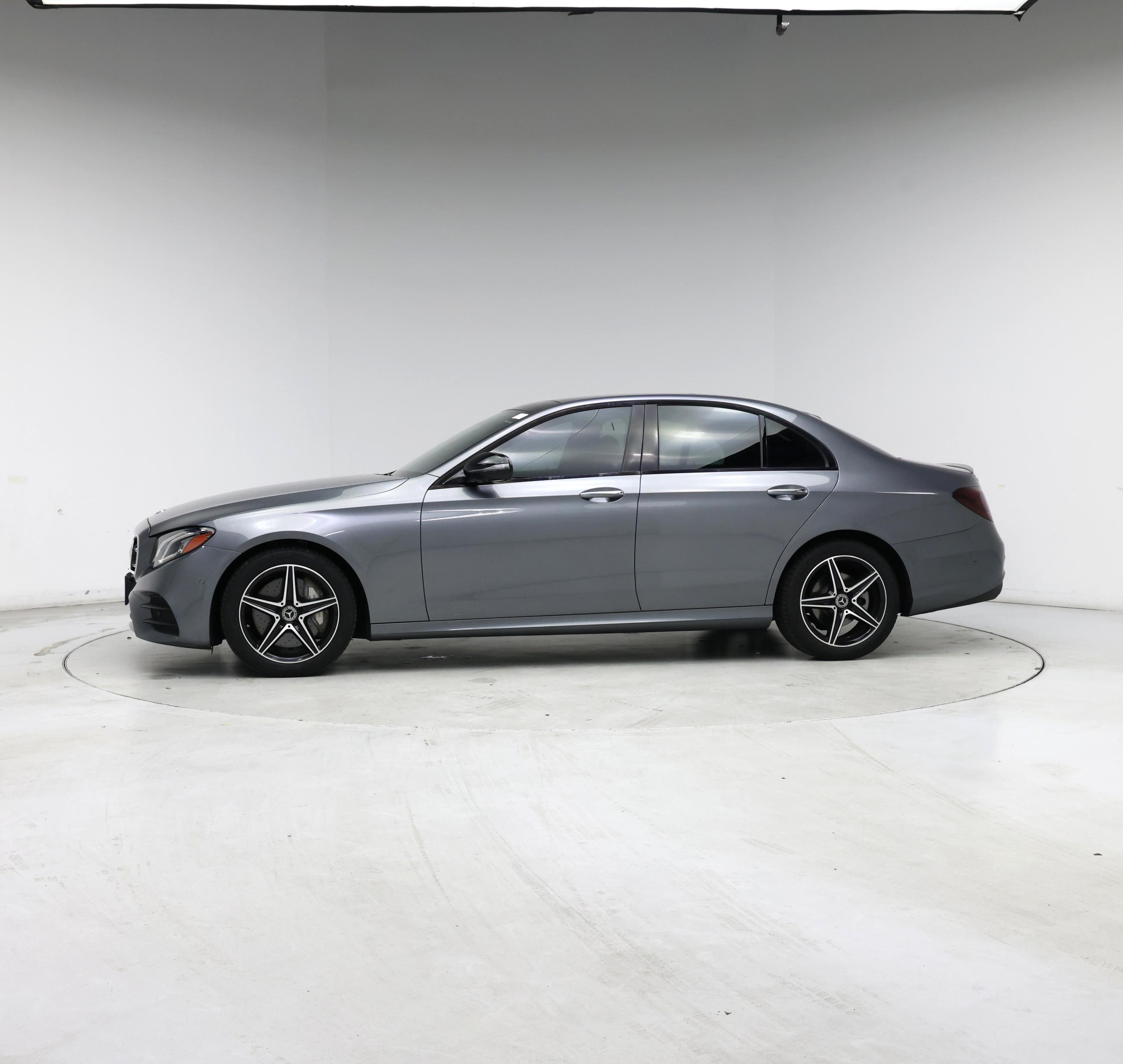 Thumbnail: 2020 Mercedes-Benz E-Class - 3