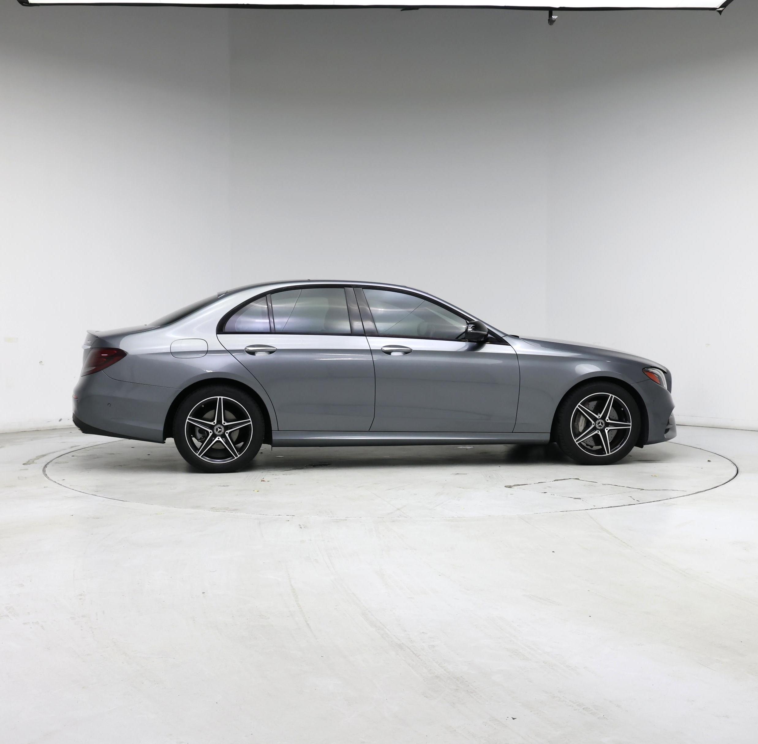 Thumbnail: 2020 Mercedes-Benz E-Class - 7