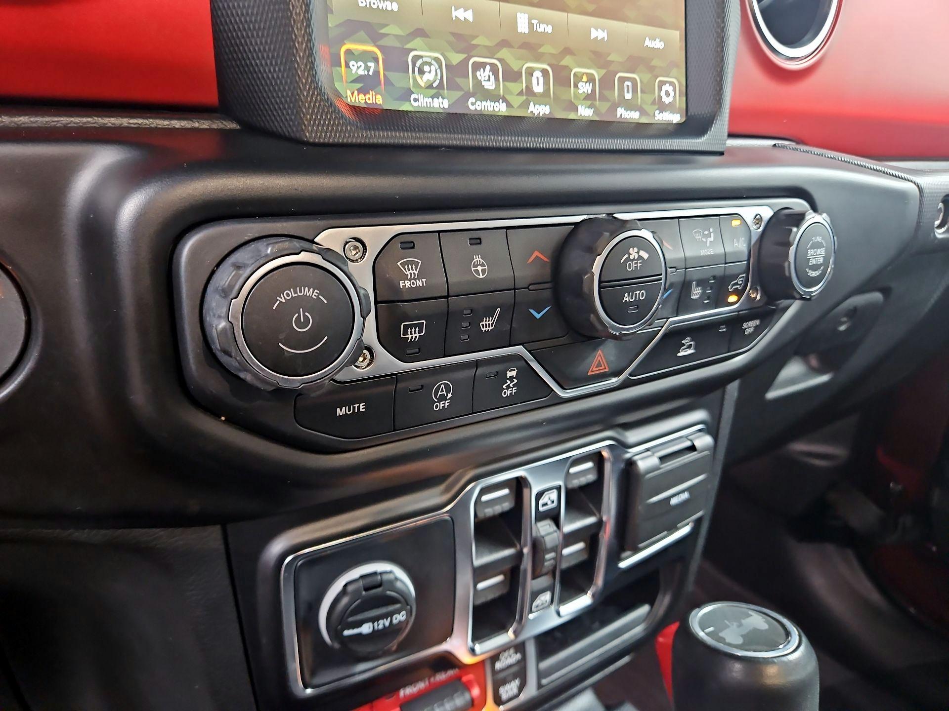 Thumbnail: 2022 Jeep Wrangler - 17