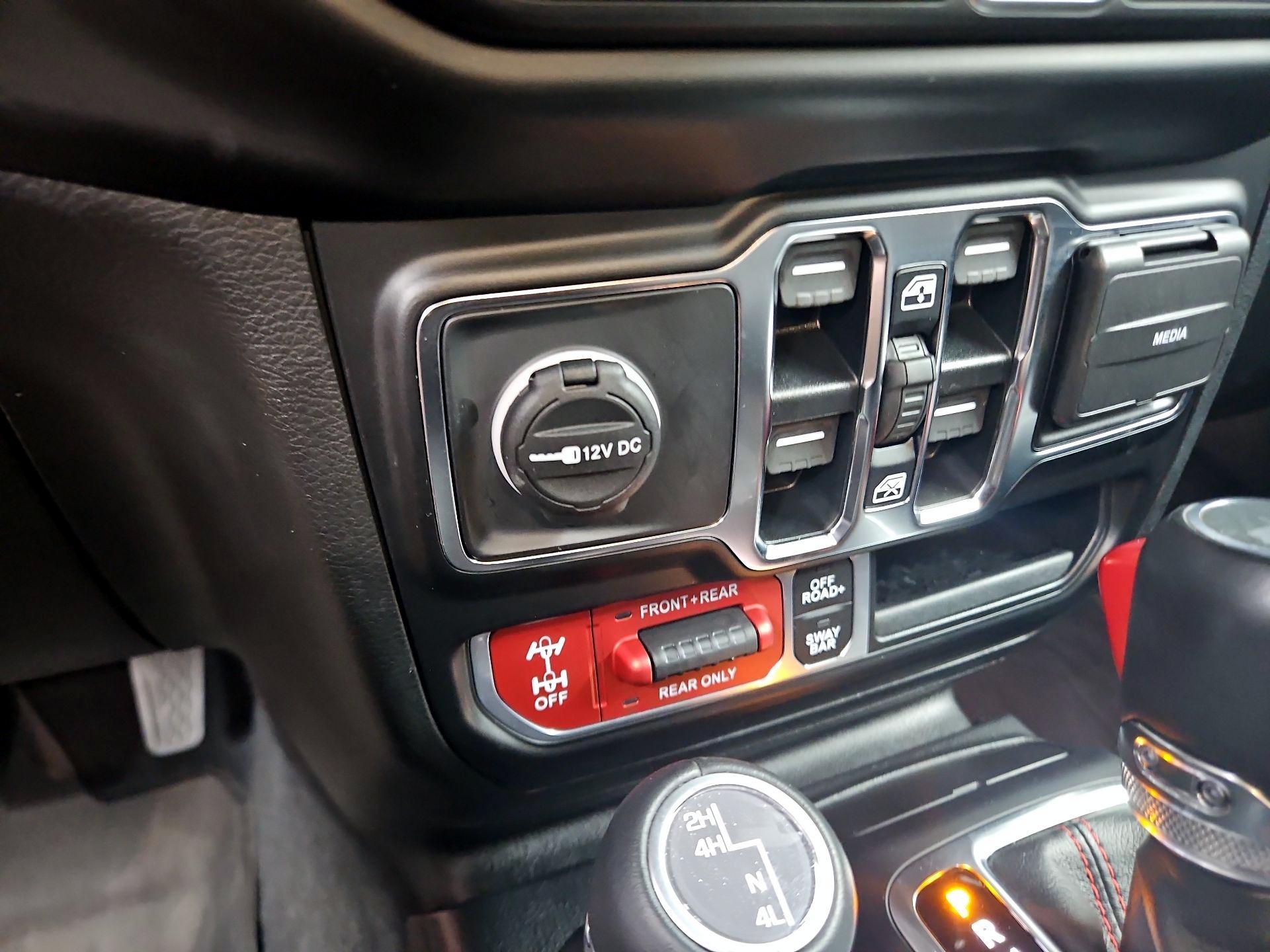 Thumbnail: 2022 Jeep Wrangler - 19