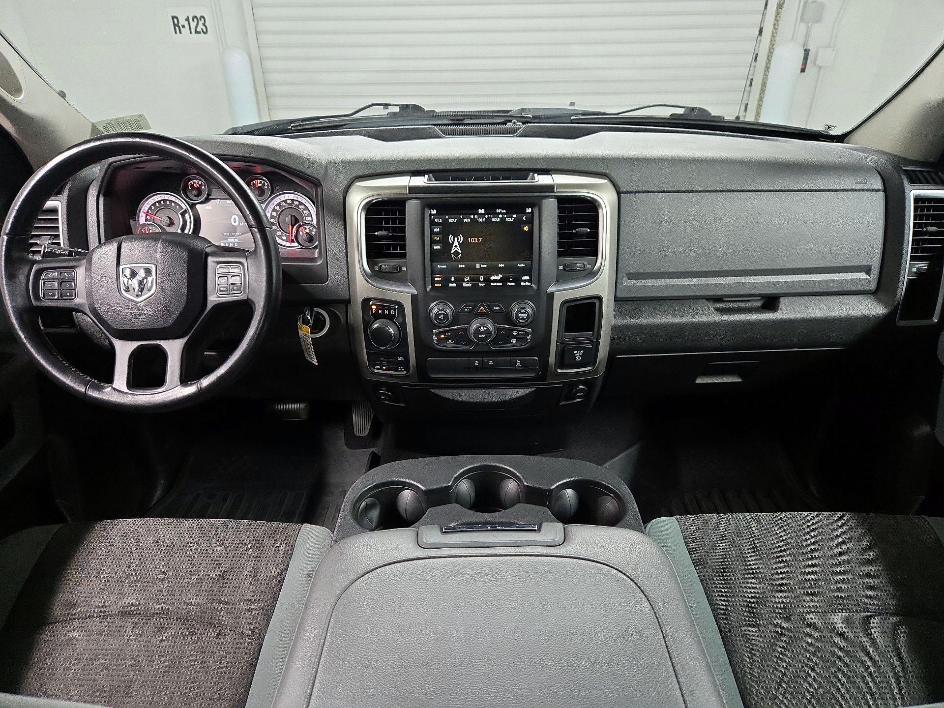 Thumbnail: 2019 RAM 1500 Classic - 9