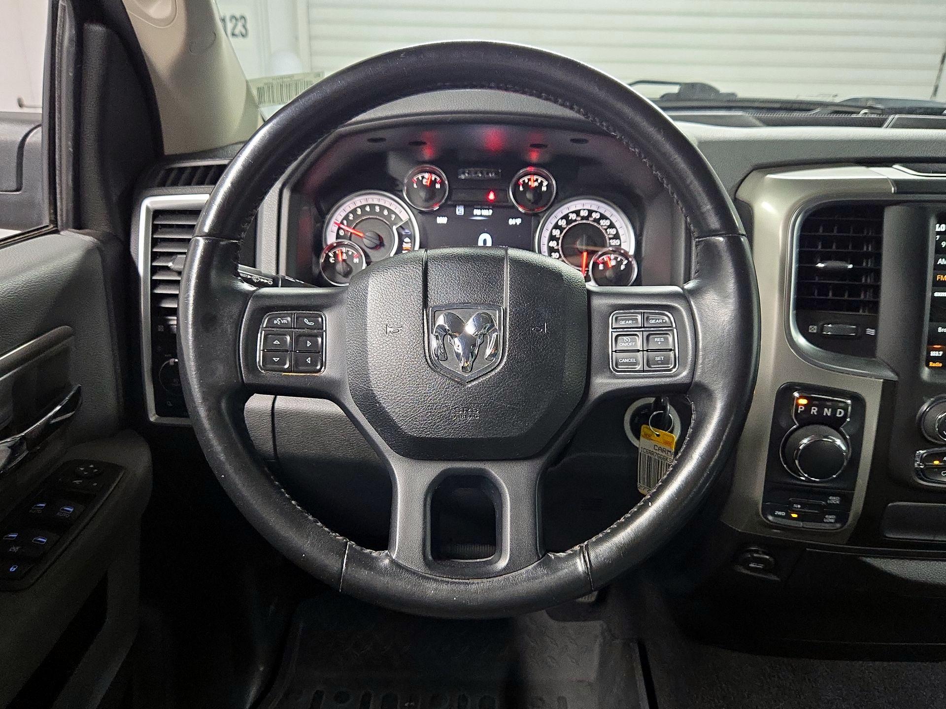 Thumbnail: 2019 RAM 1500 Classic - 10