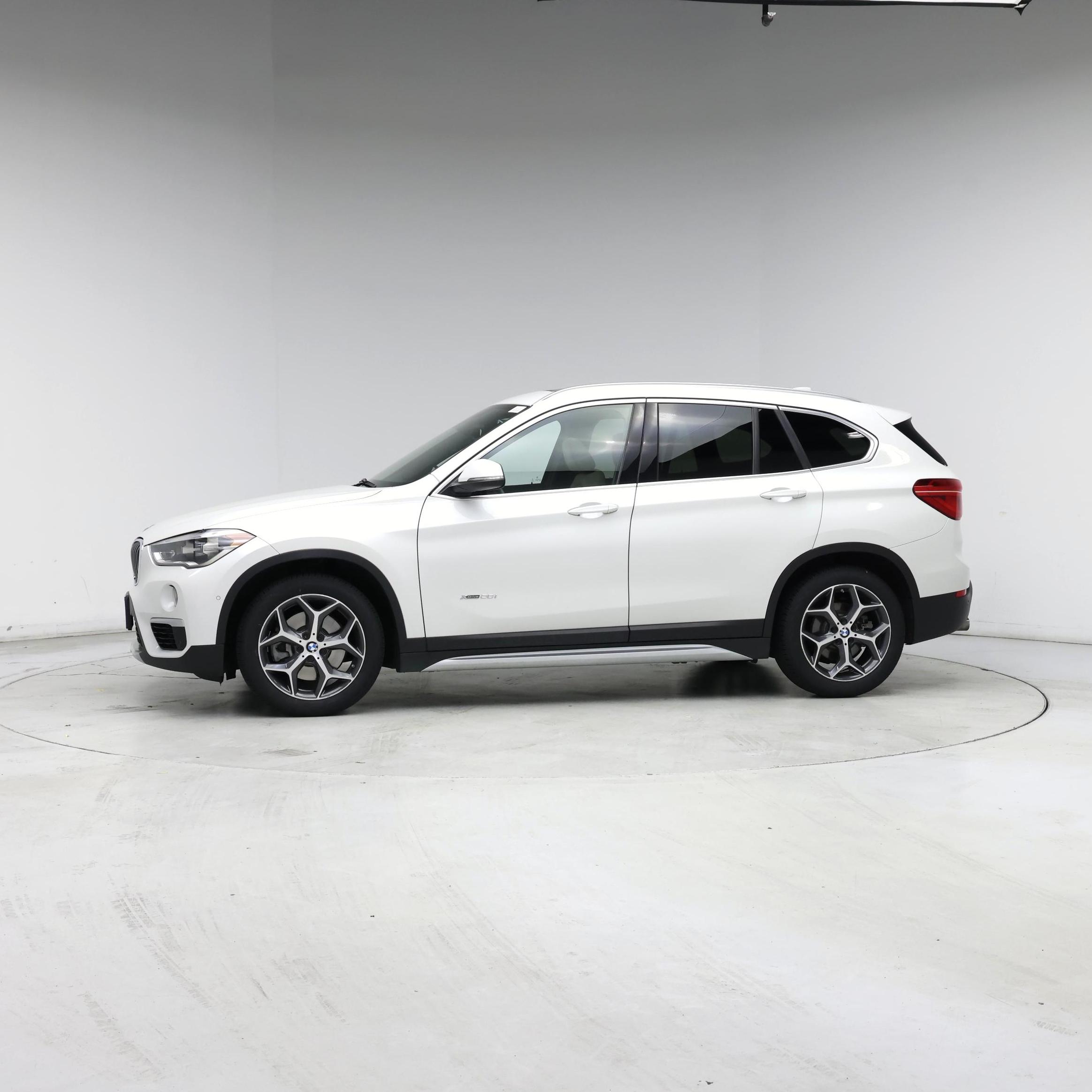 Thumbnail: 2016 BMW X1 - 3