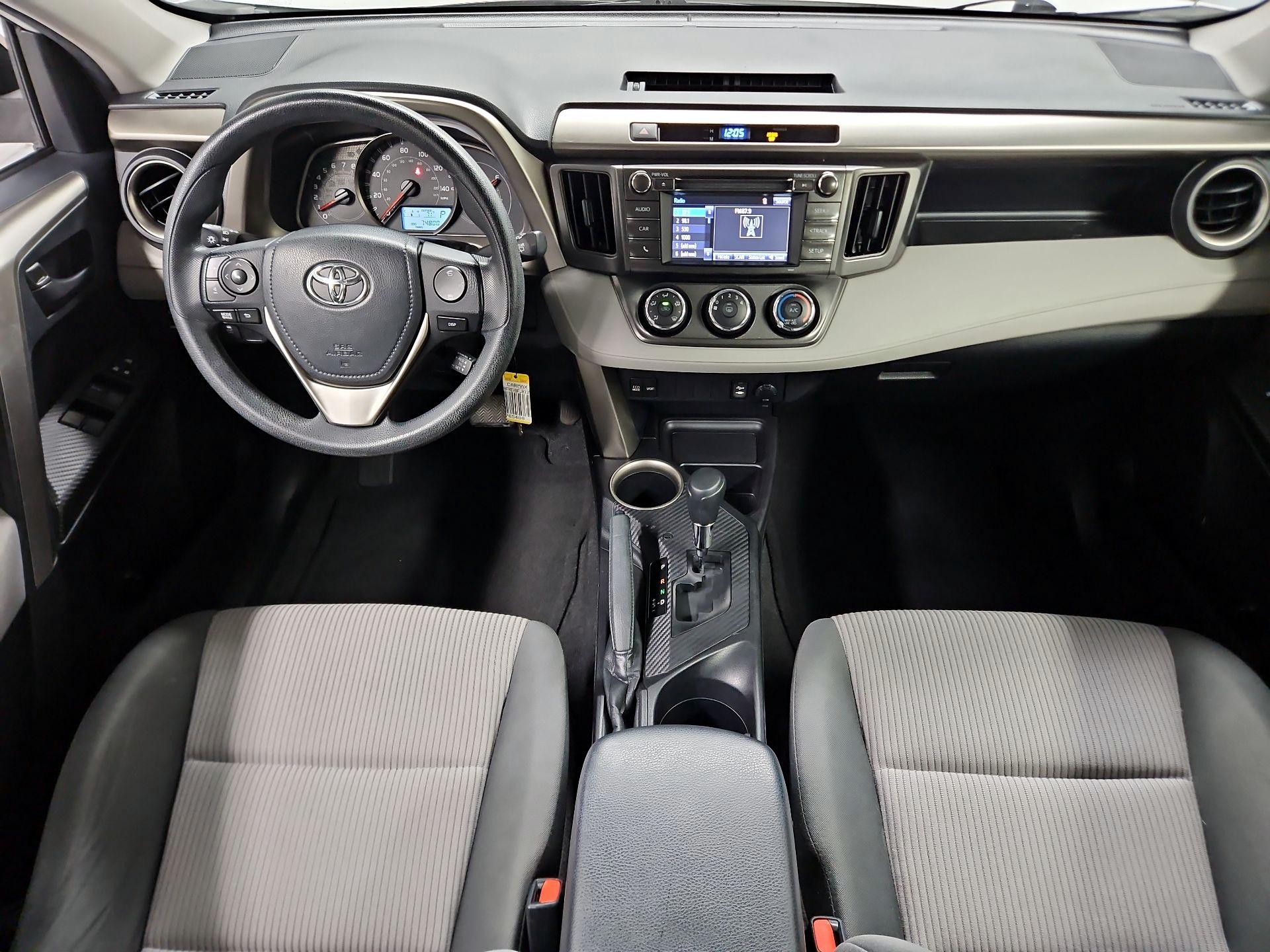 Thumbnail: 2015 Toyota RAV4 - 9