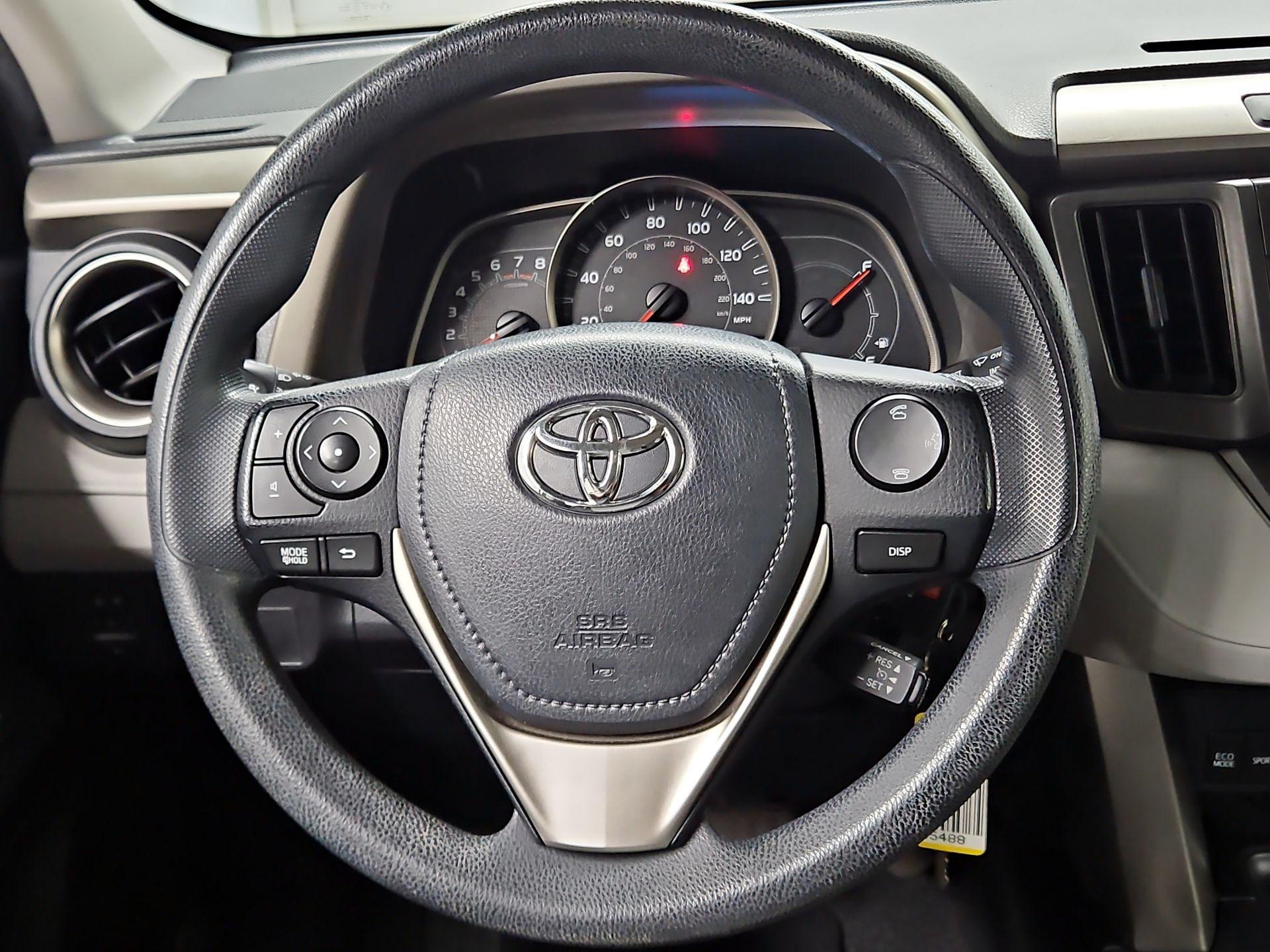 Thumbnail: 2015 Toyota RAV4 - 10