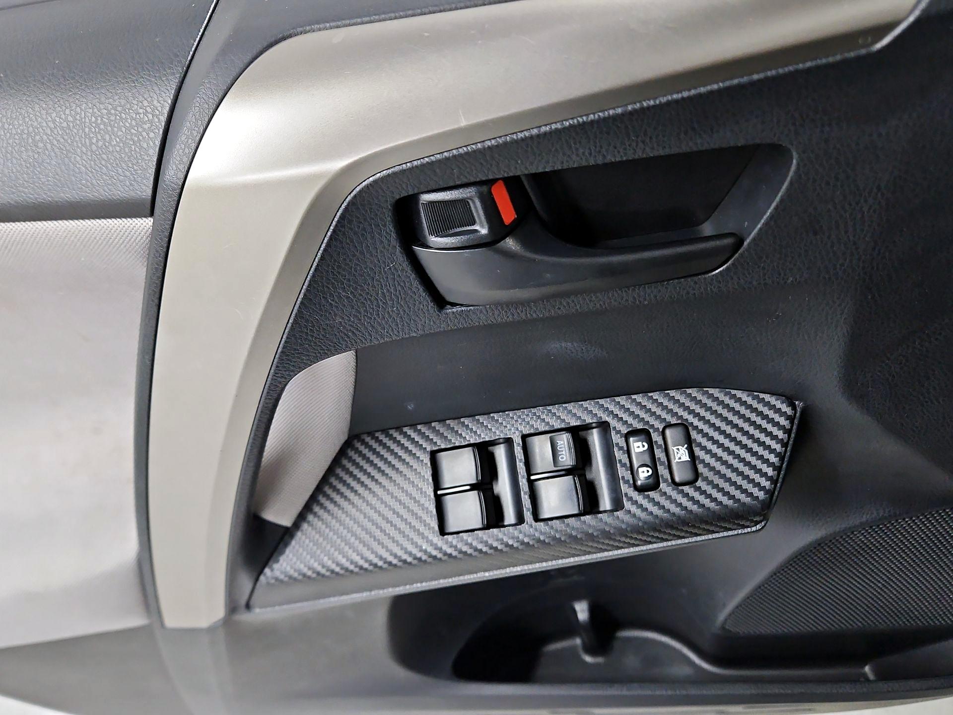 Thumbnail: 2015 Toyota RAV4 - 12