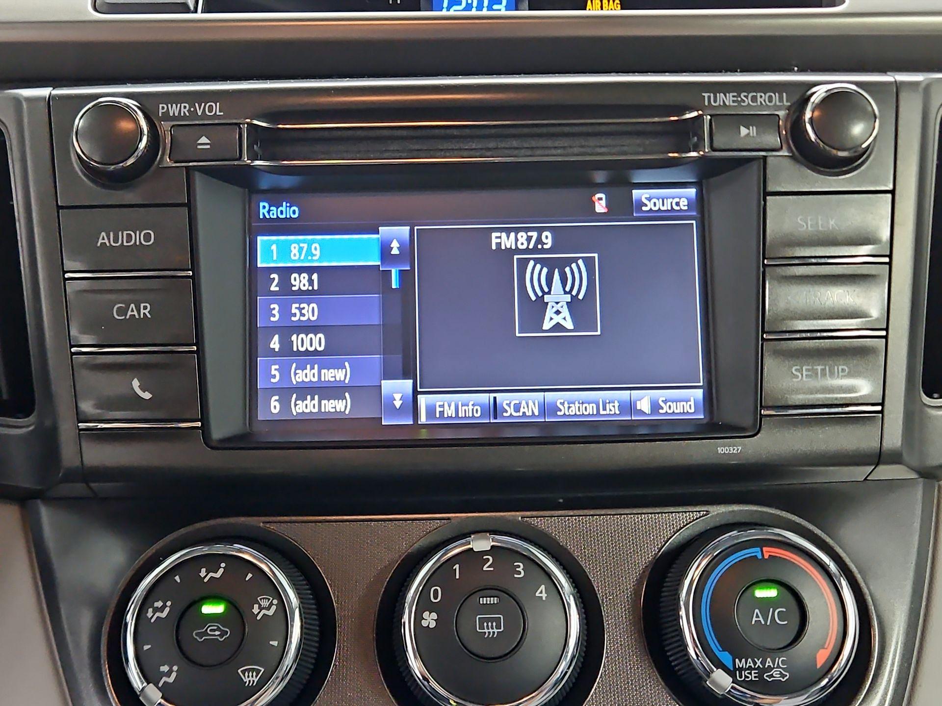 Thumbnail: 2015 Toyota RAV4 - 15