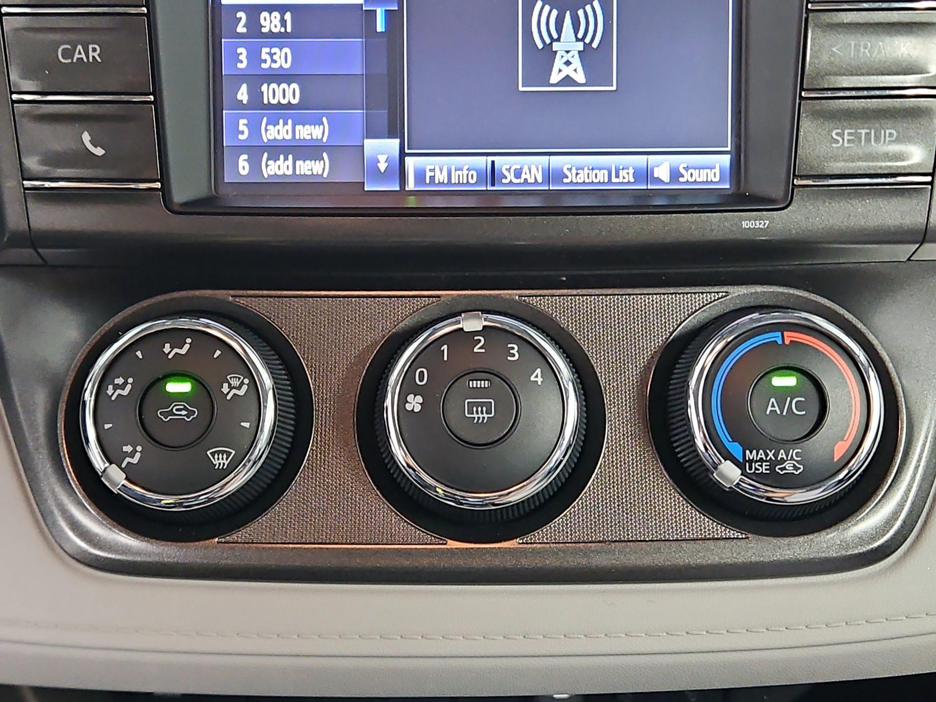 Thumbnail: 2015 Toyota RAV4 - 16