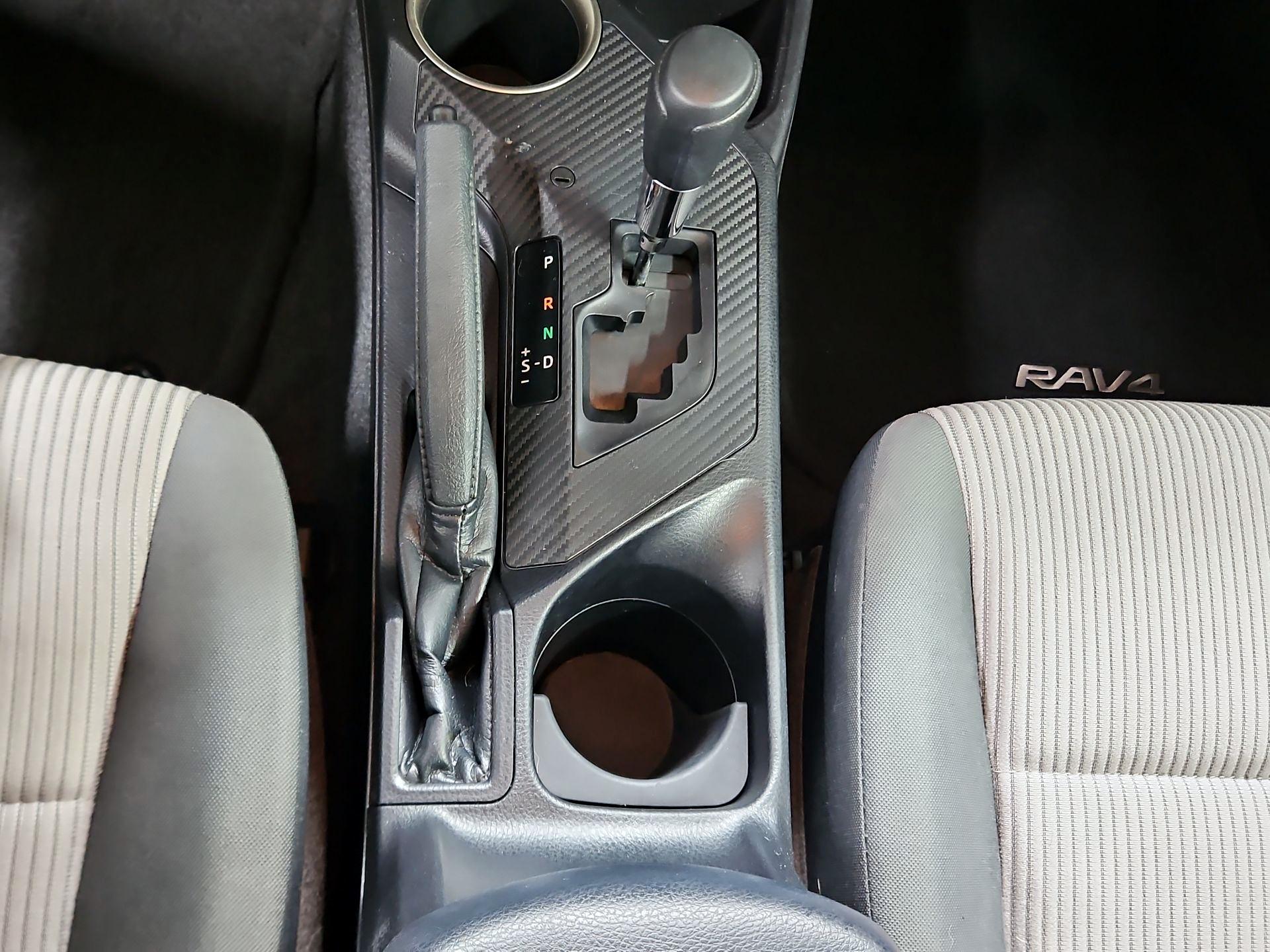 Thumbnail: 2015 Toyota RAV4 - 17
