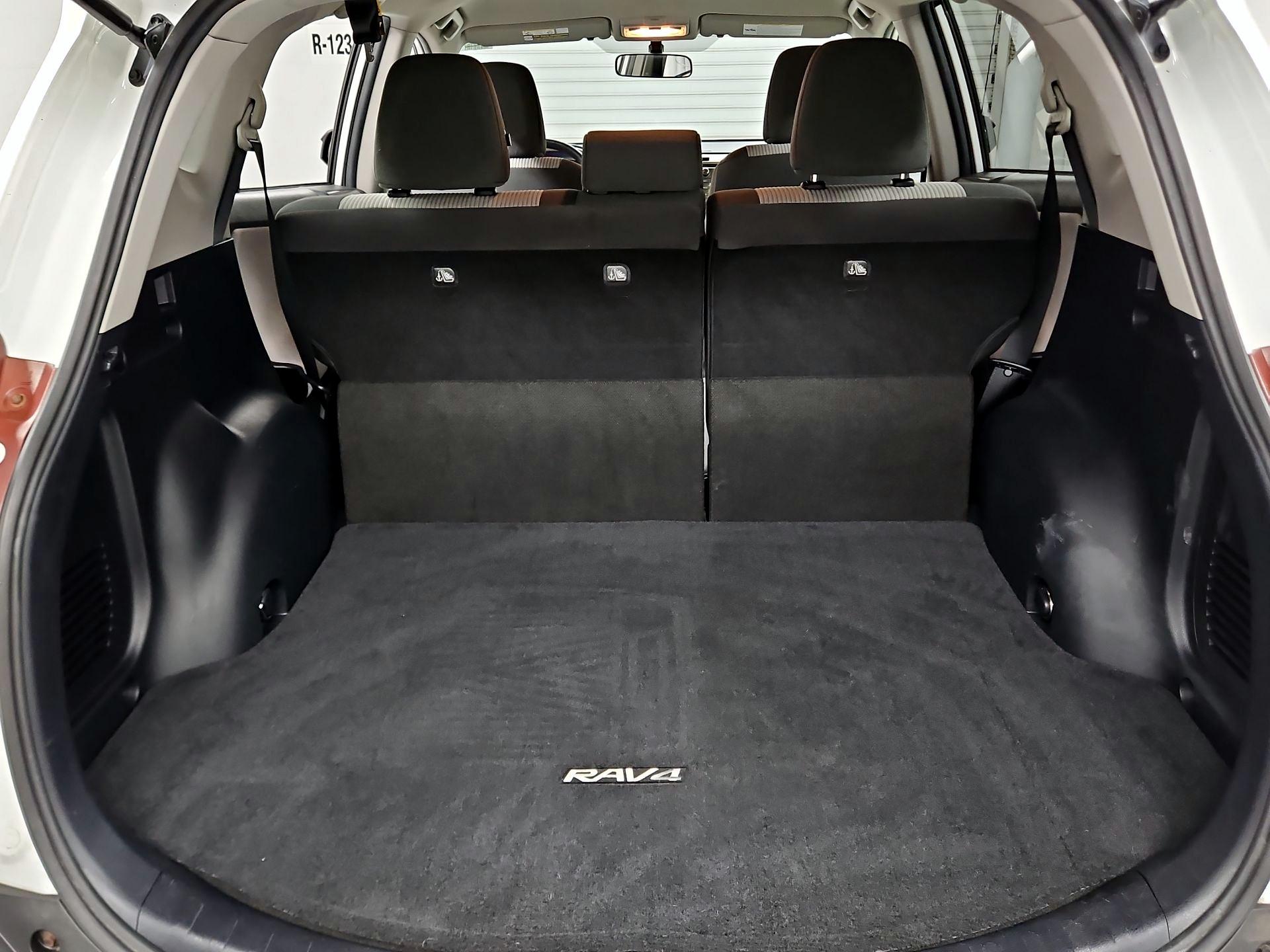 Thumbnail: 2015 Toyota RAV4 - 20