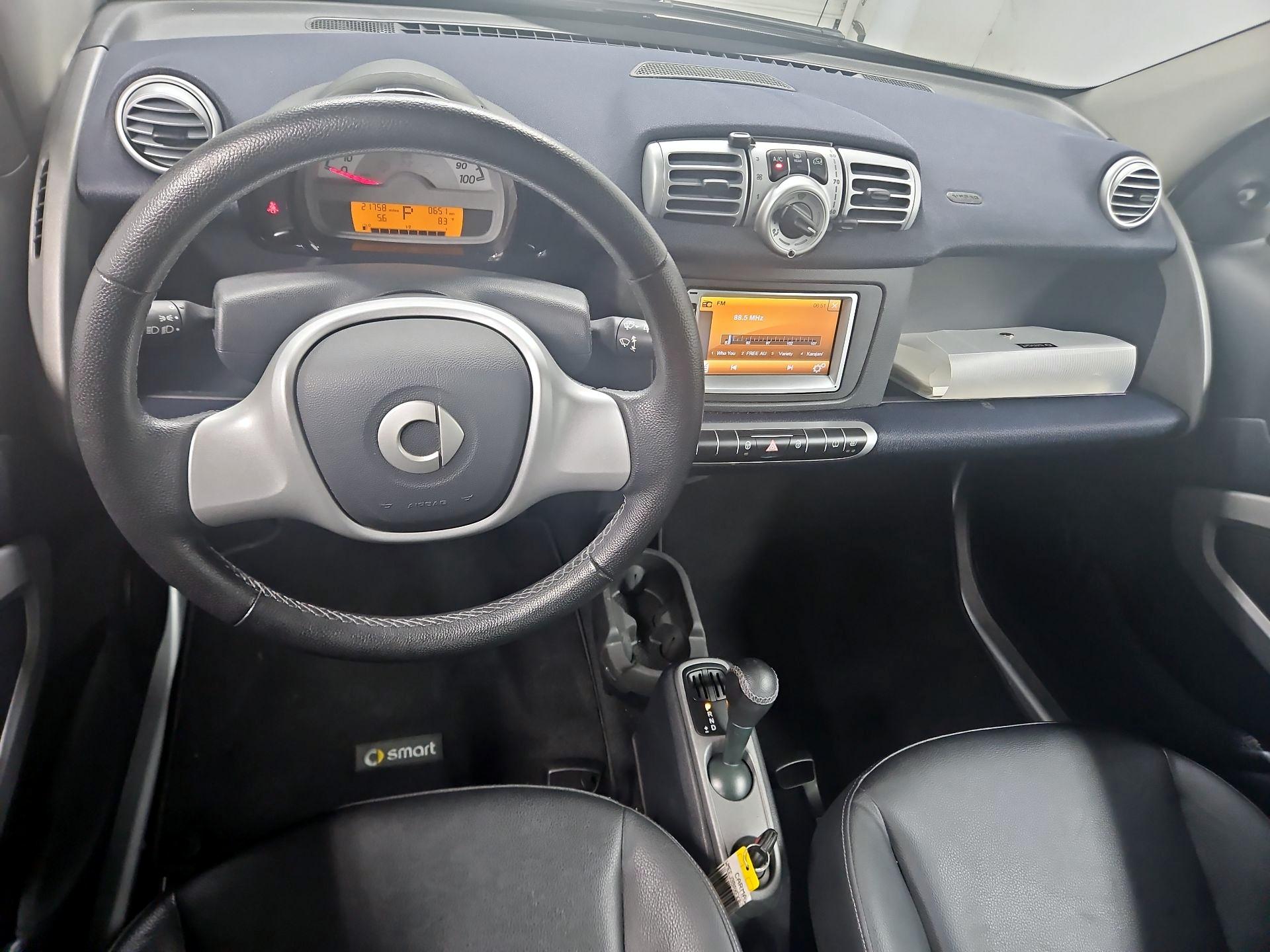 Thumbnail: 2015 smart fortwo - 9