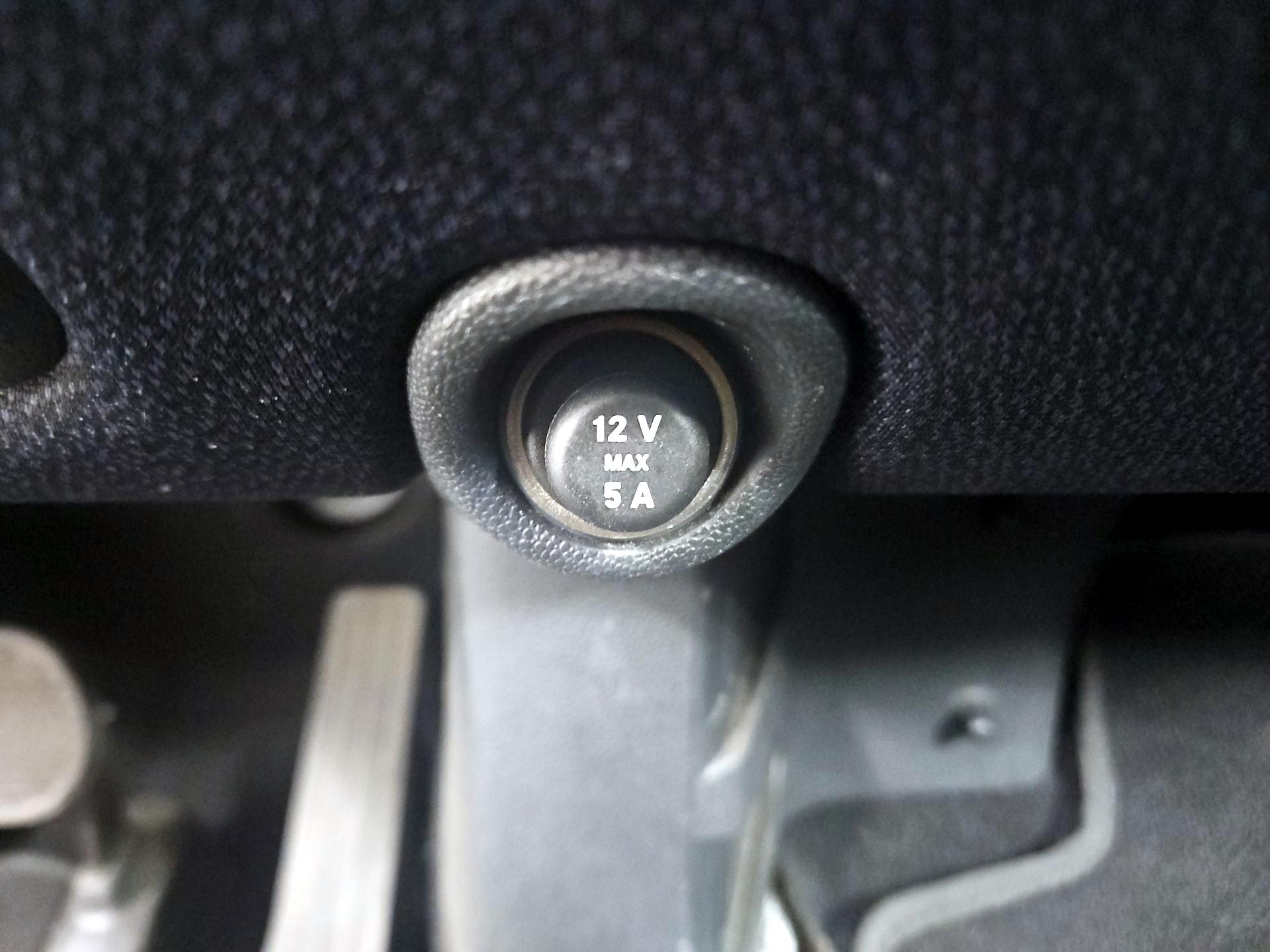 Thumbnail: 2015 smart fortwo - 16