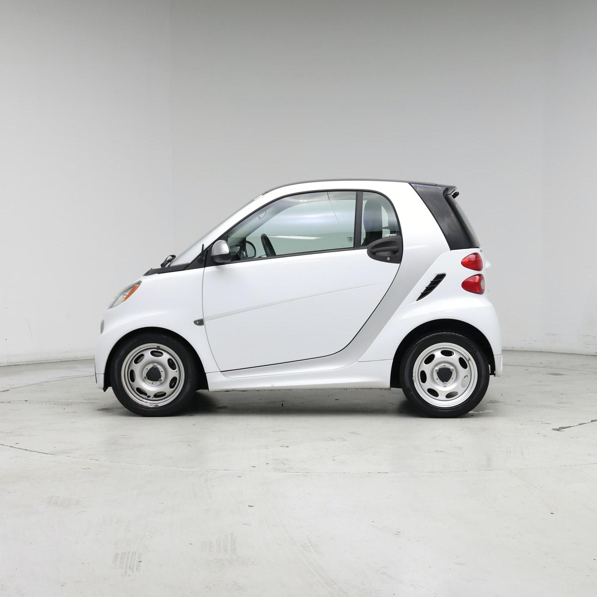 Thumbnail: 2015 smart fortwo - 3