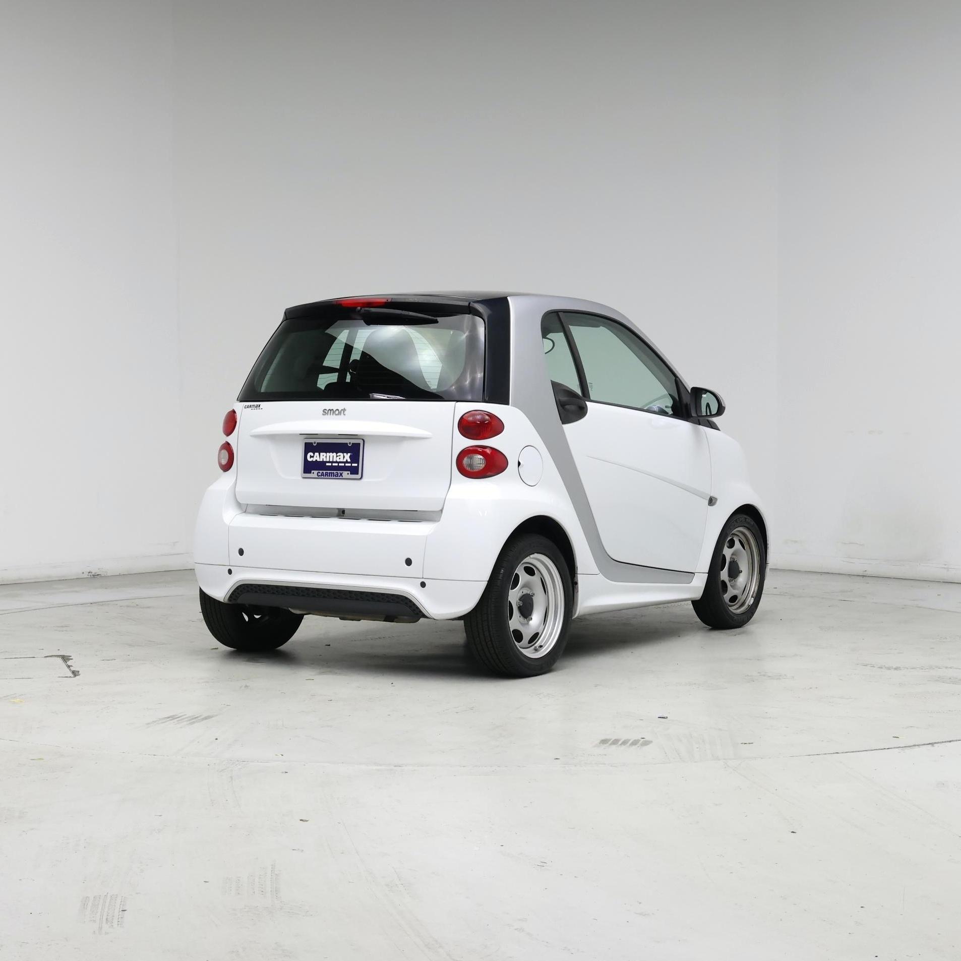 Thumbnail: 2015 smart fortwo - 8