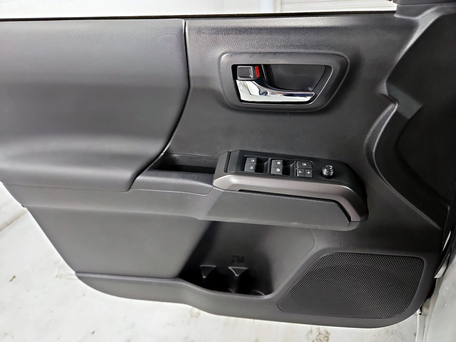 Thumbnail: 2022 Toyota Tacoma - 12