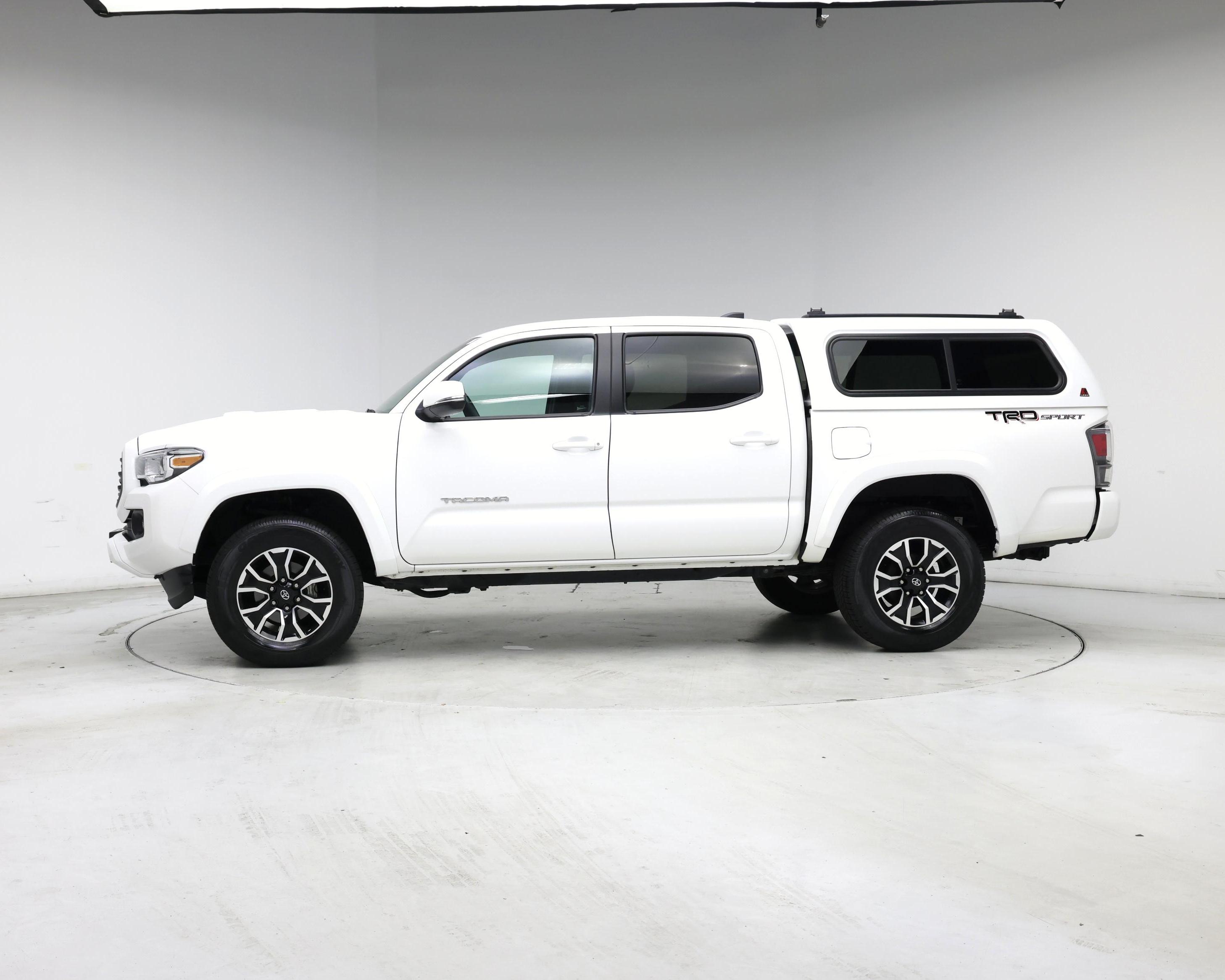 Thumbnail: 2022 Toyota Tacoma - 3