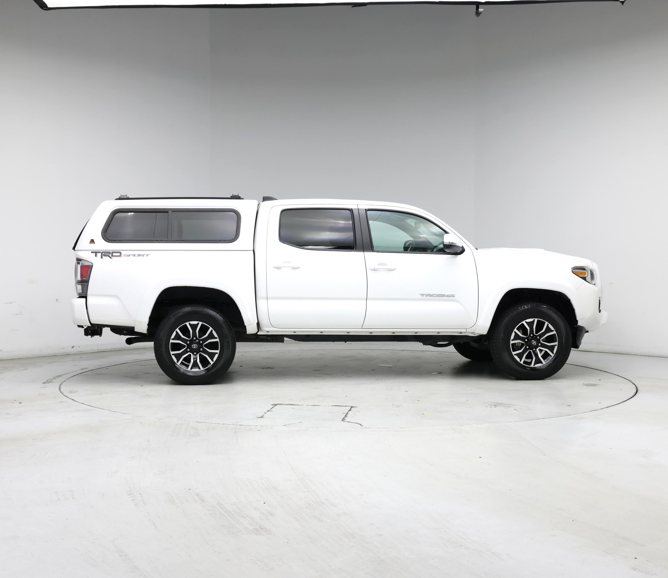 Thumbnail: 2022 Toyota Tacoma - 7