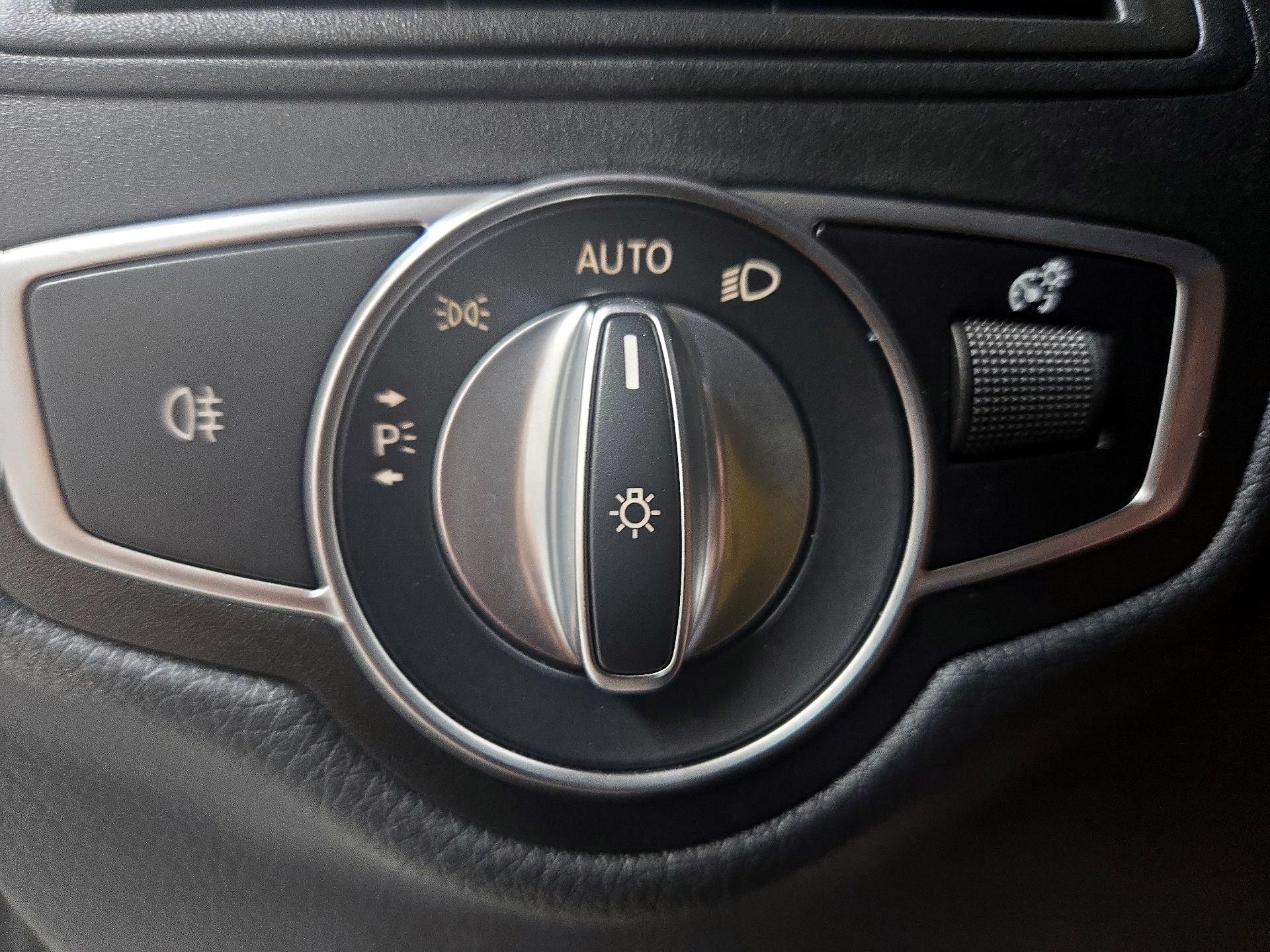 Thumbnail: 2022 Mercedes-Benz GLC - 13