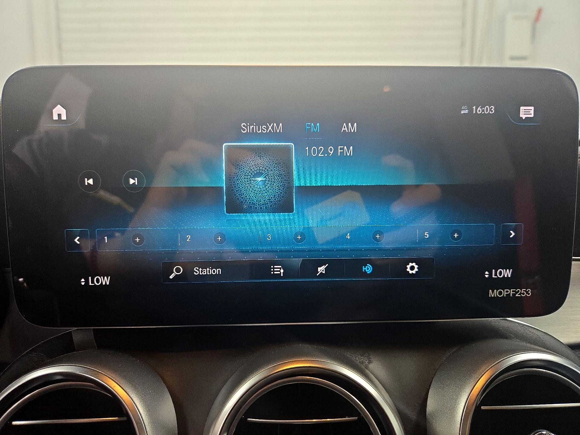 Thumbnail: 2022 Mercedes-Benz GLC - 15