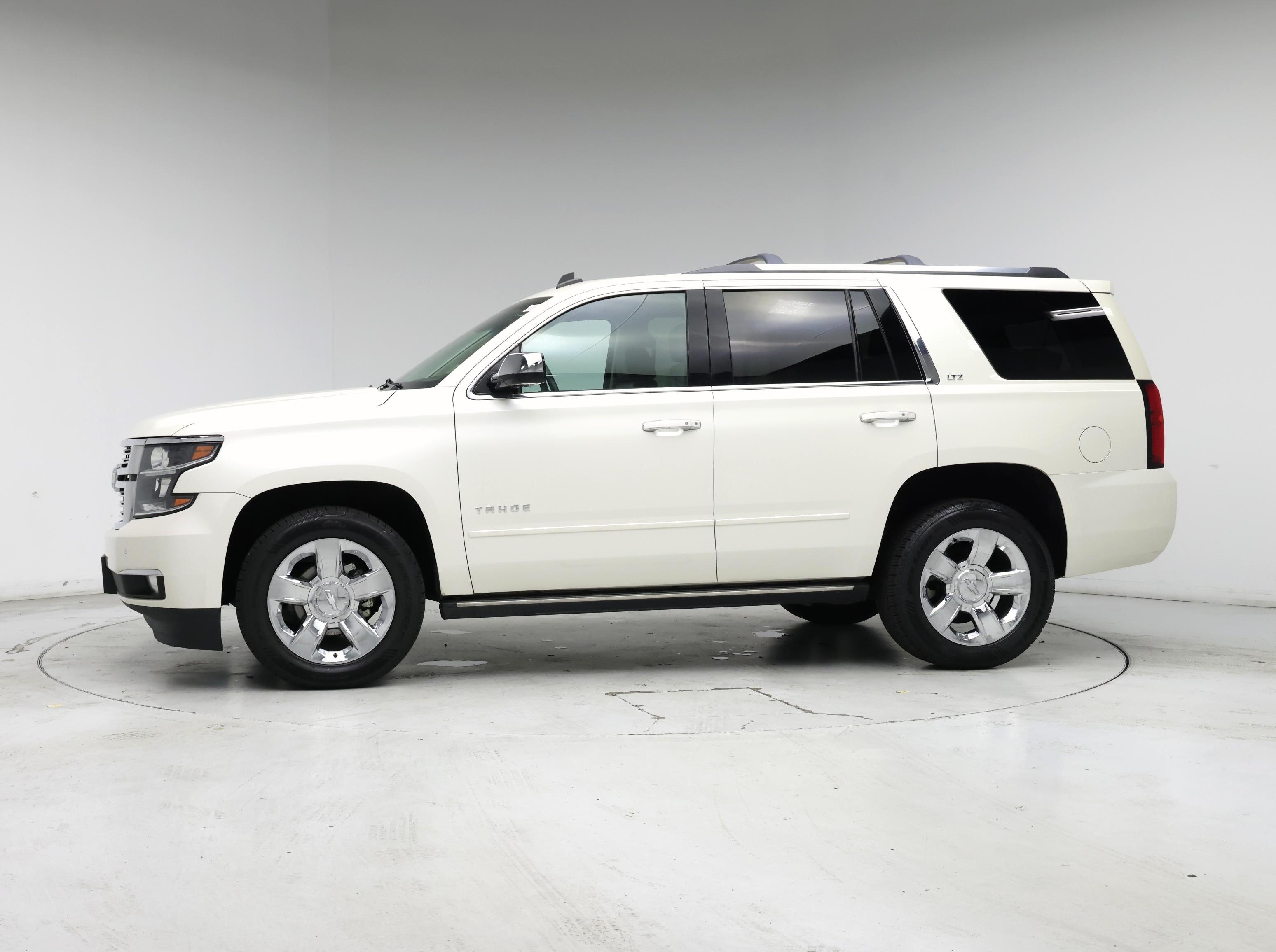 Thumbnail: 2015 Chevrolet Tahoe - 3