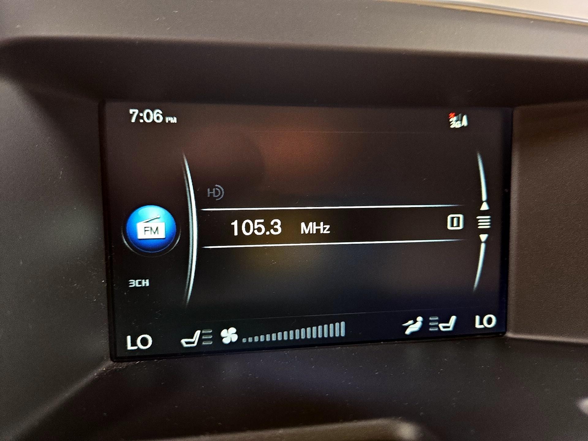 Thumbnail: 2015 Volvo XC60 - 16