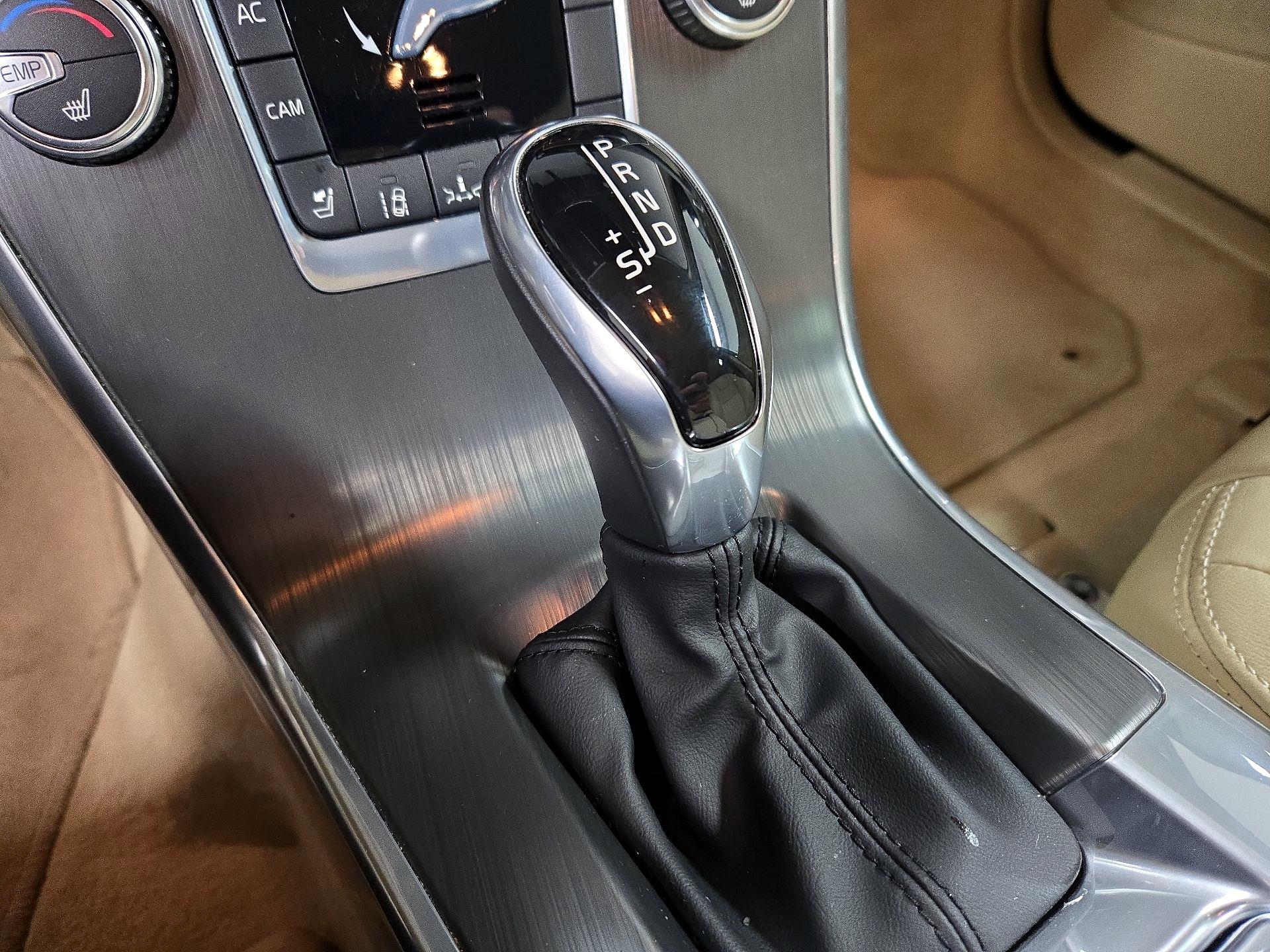 Thumbnail: 2015 Volvo XC60 - 18