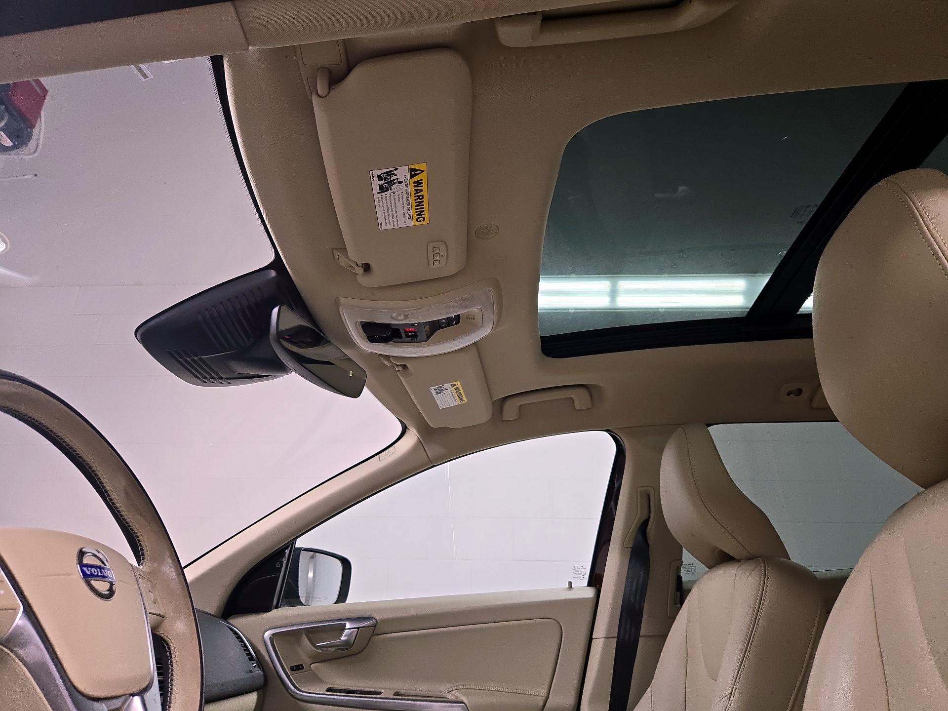 Thumbnail: 2015 Volvo XC60 - 20