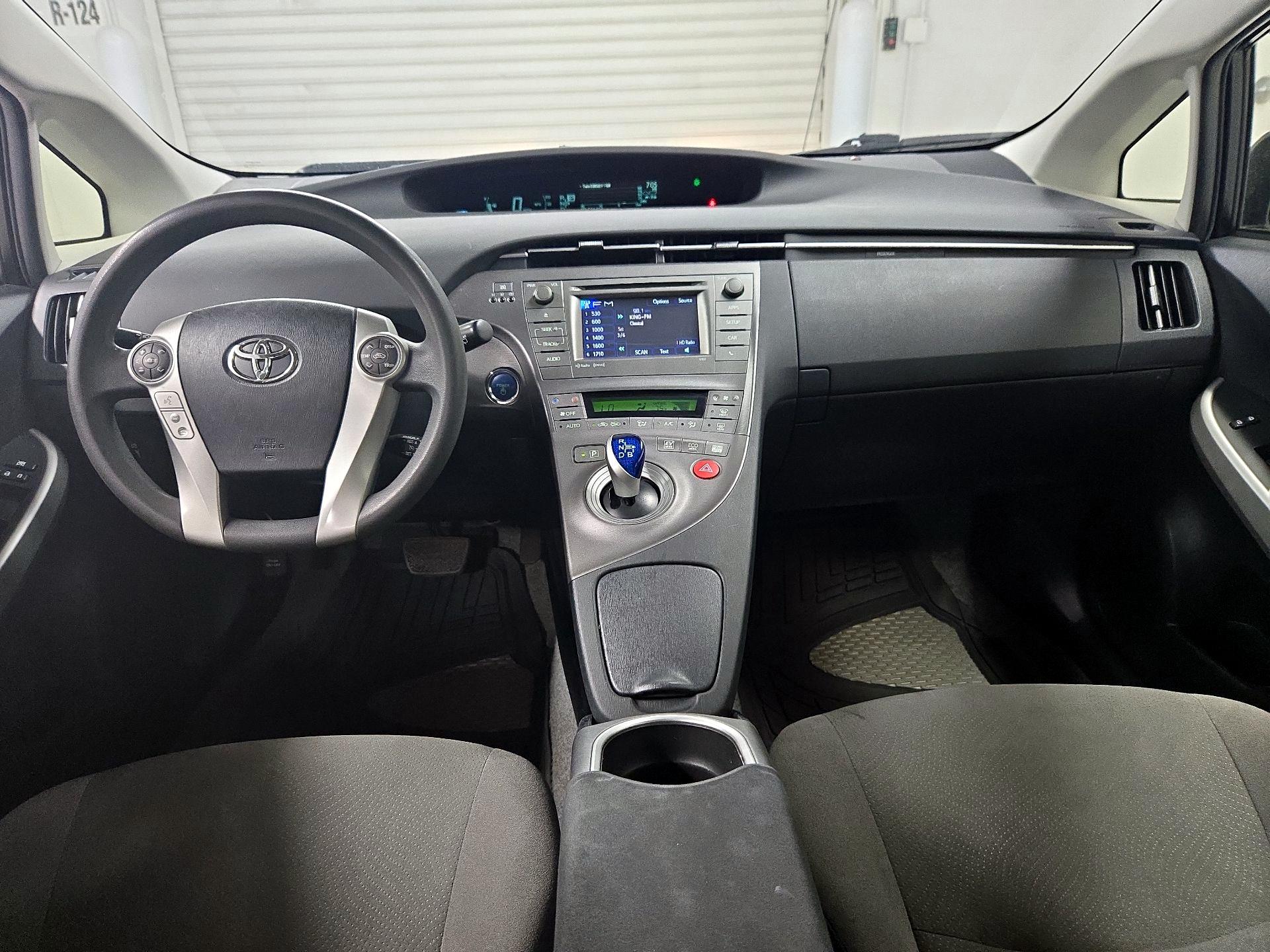 Thumbnail: 2015 Toyota Prius - 9