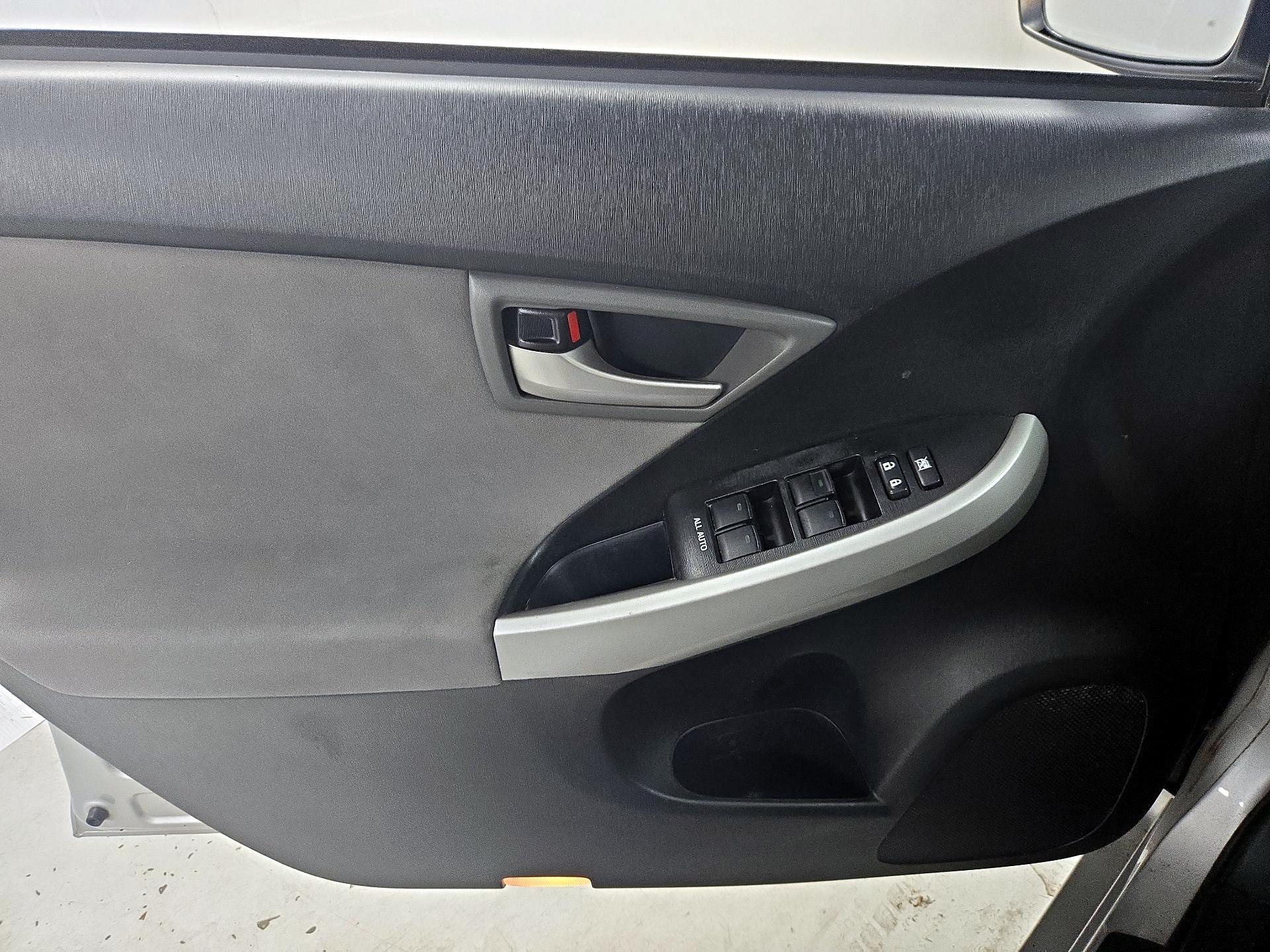 Thumbnail: 2015 Toyota Prius - 12