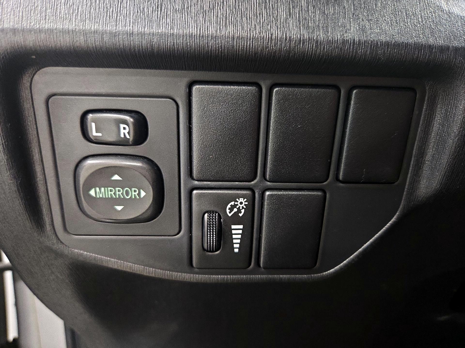 Thumbnail: 2015 Toyota Prius - 13
