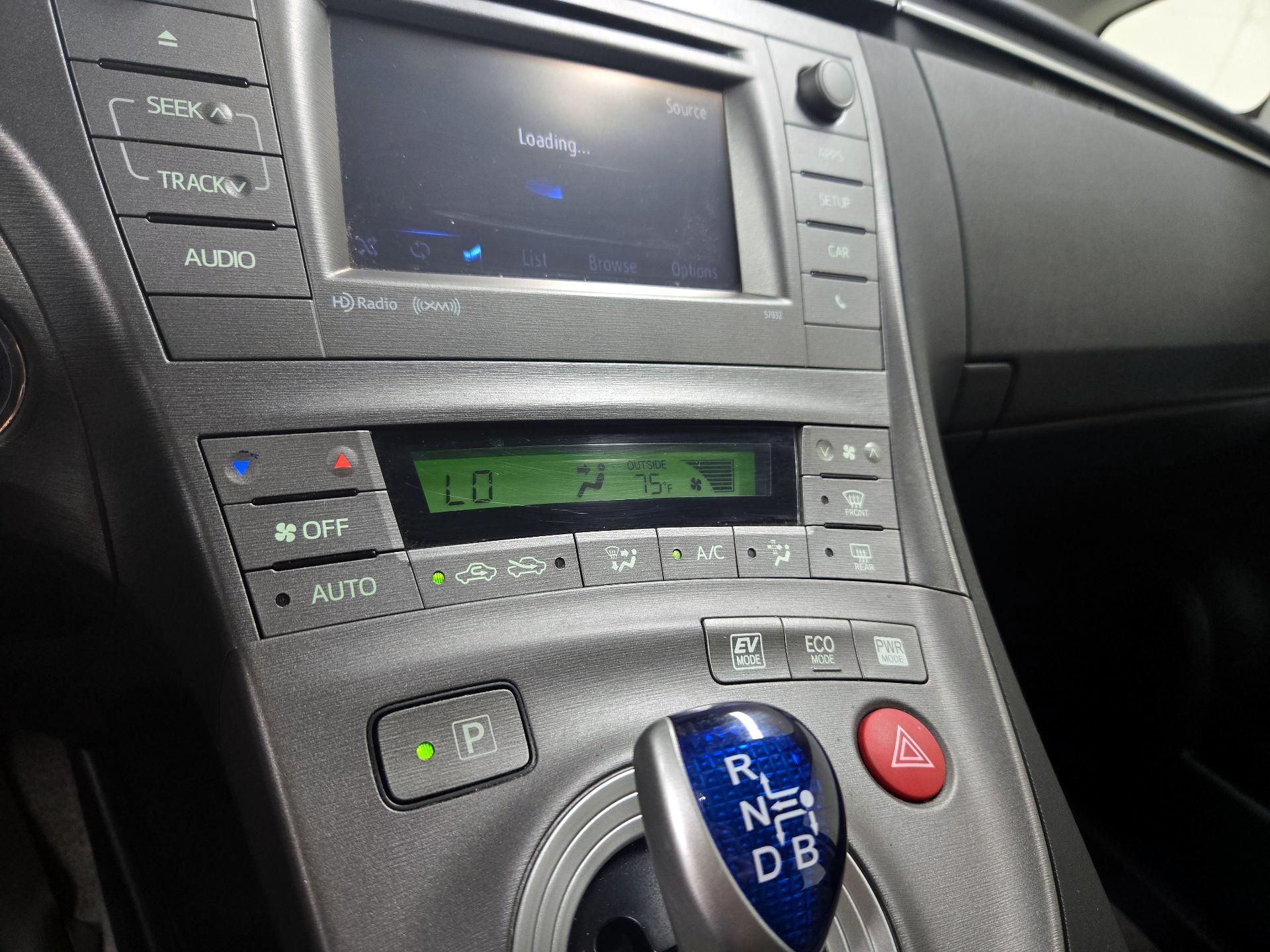 Thumbnail: 2015 Toyota Prius - 16