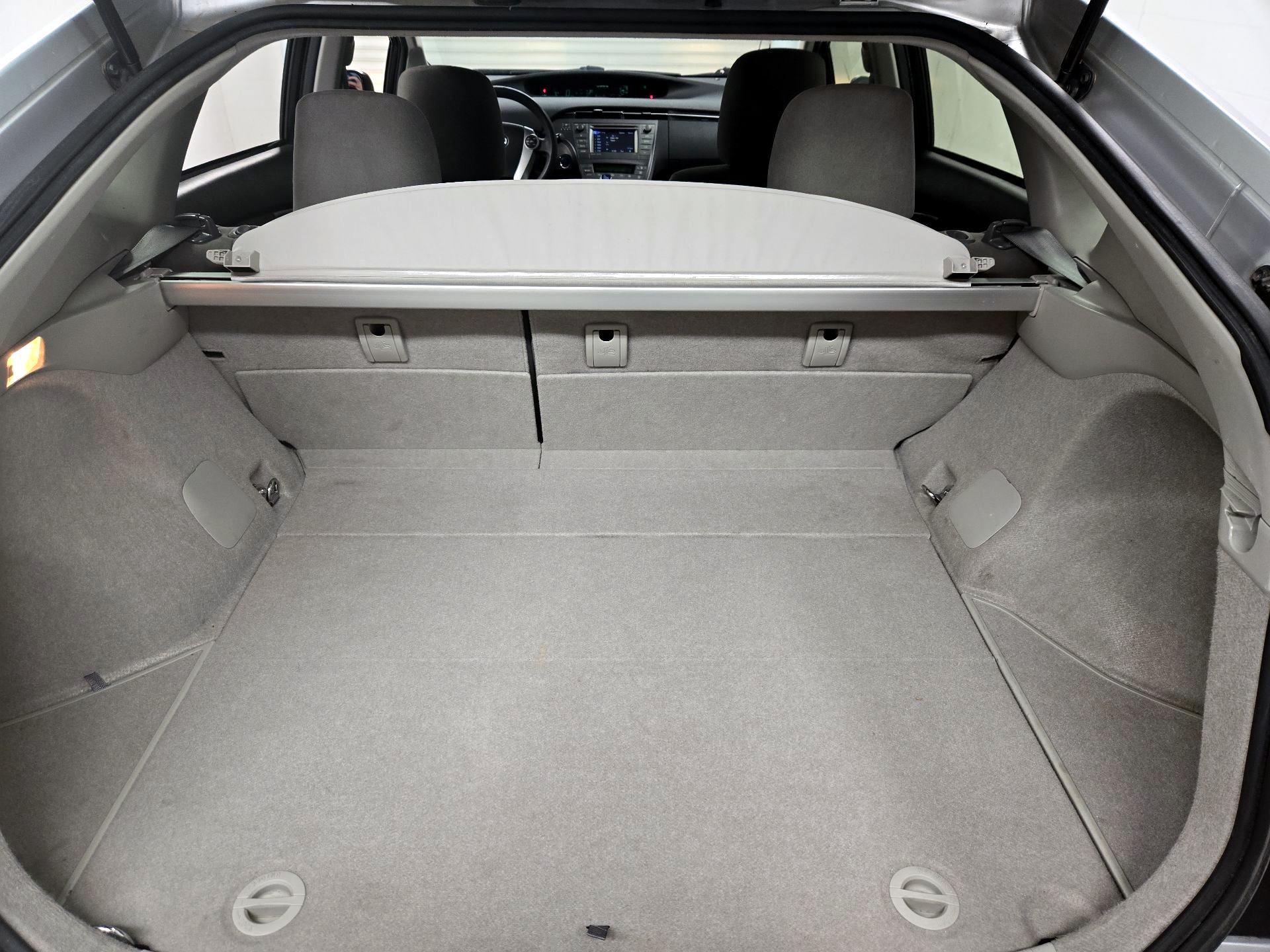 Thumbnail: 2015 Toyota Prius - 20