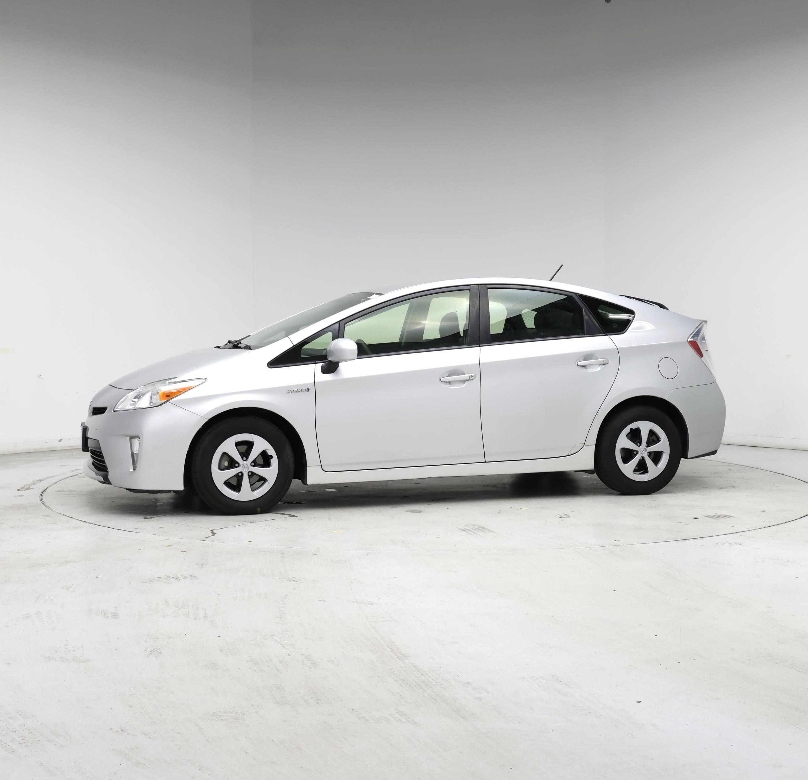 Thumbnail: 2015 Toyota Prius - 3