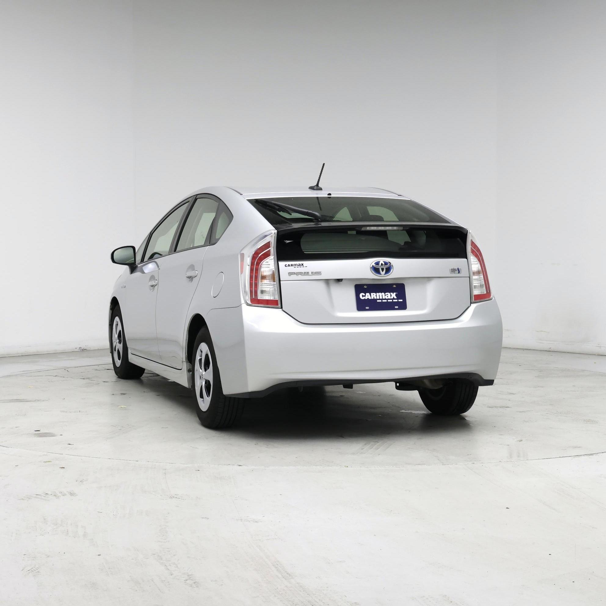 Thumbnail: 2015 Toyota Prius - 6