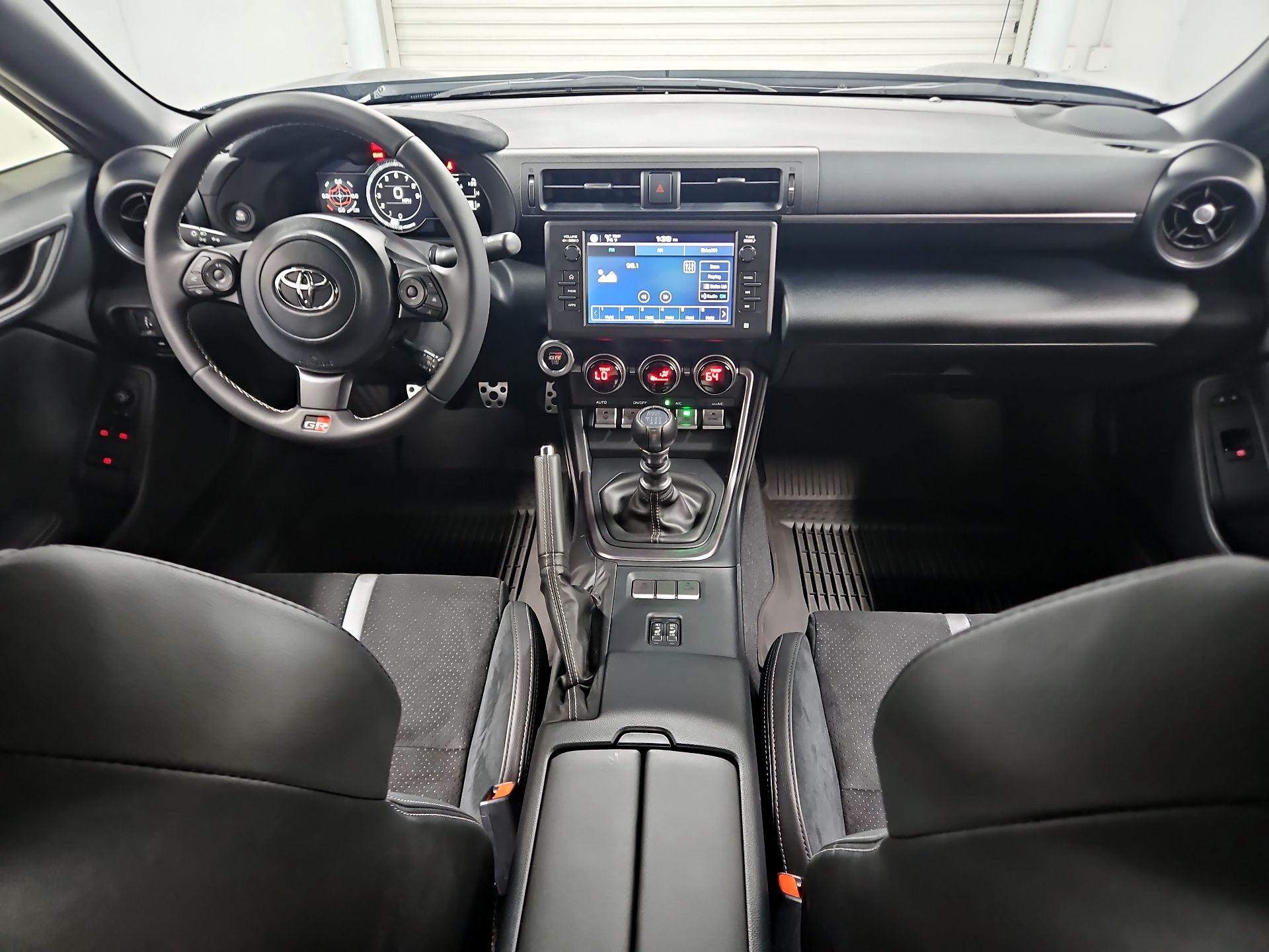 Thumbnail: 2025 Toyota GR86 - 9