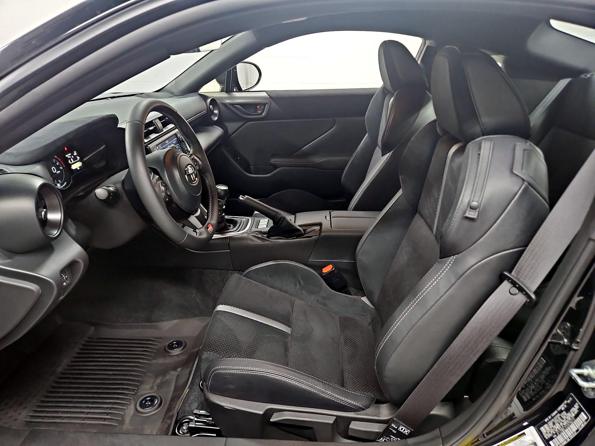 Thumbnail: 2025 Toyota GR86 - 11