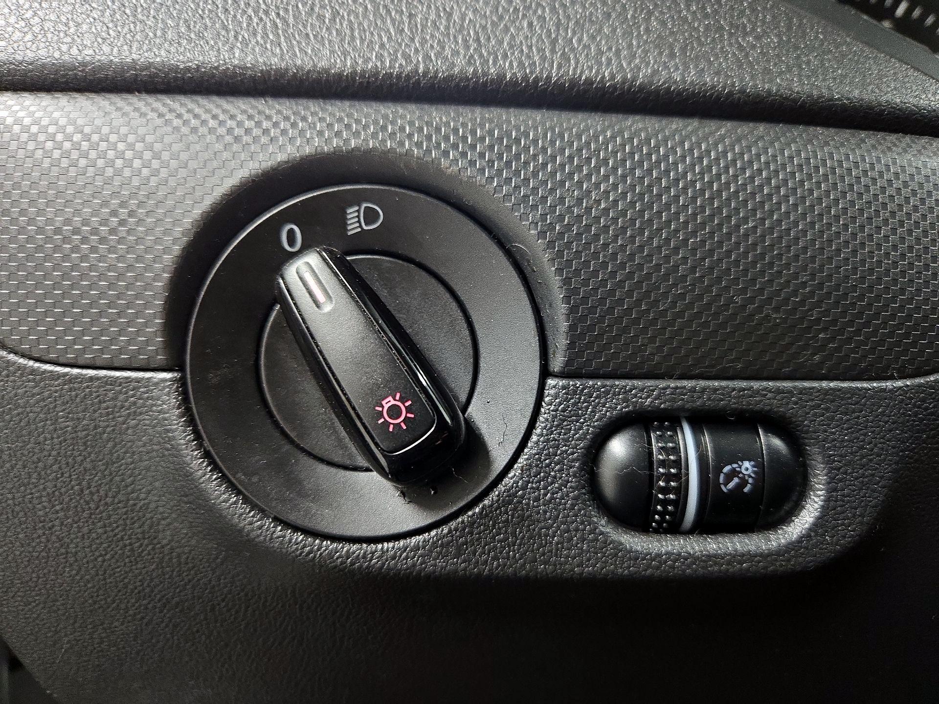 Thumbnail: 2015 Volkswagen Jetta - 13