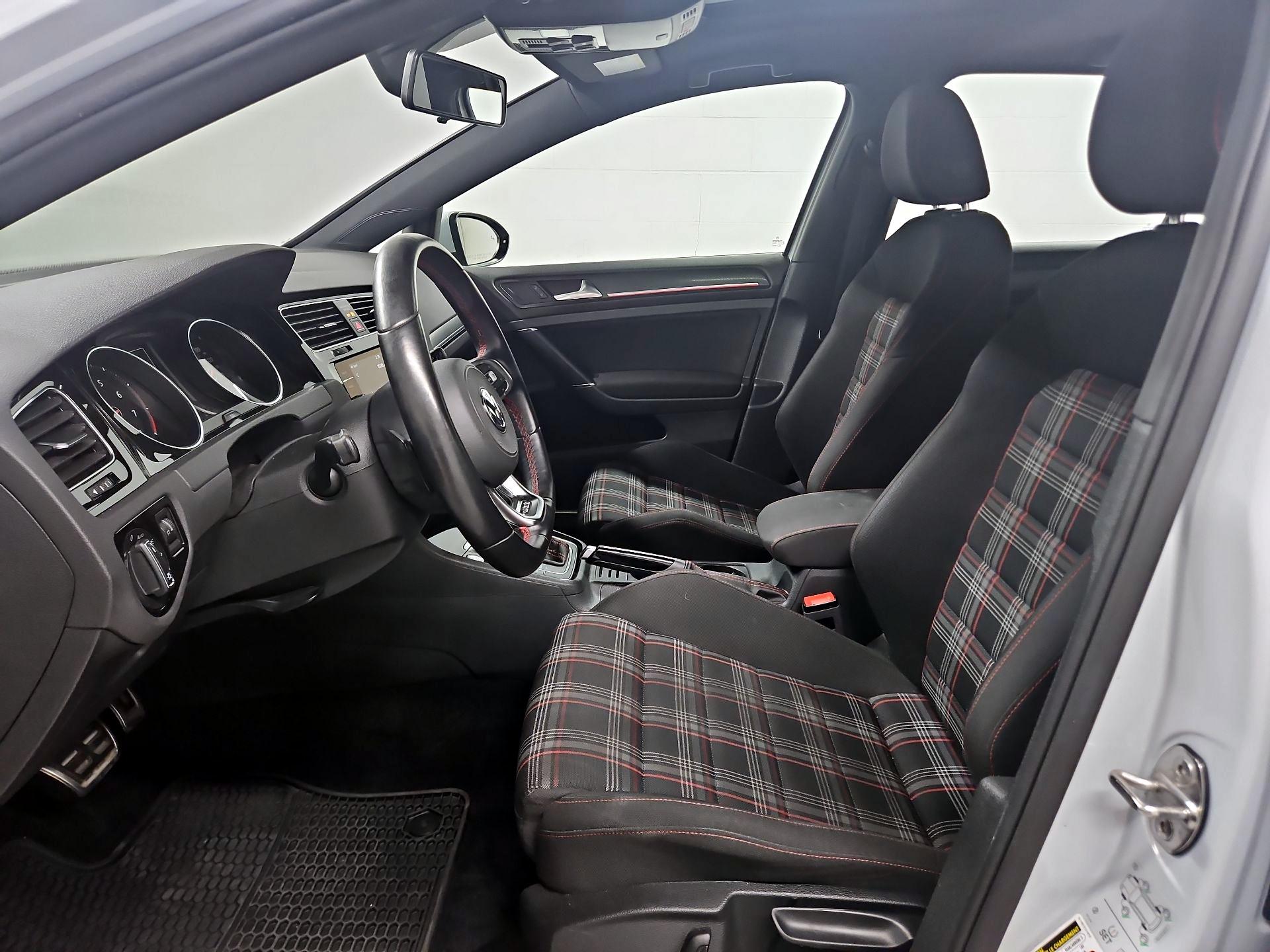 Thumbnail: 2018 Volkswagen Golf - 11