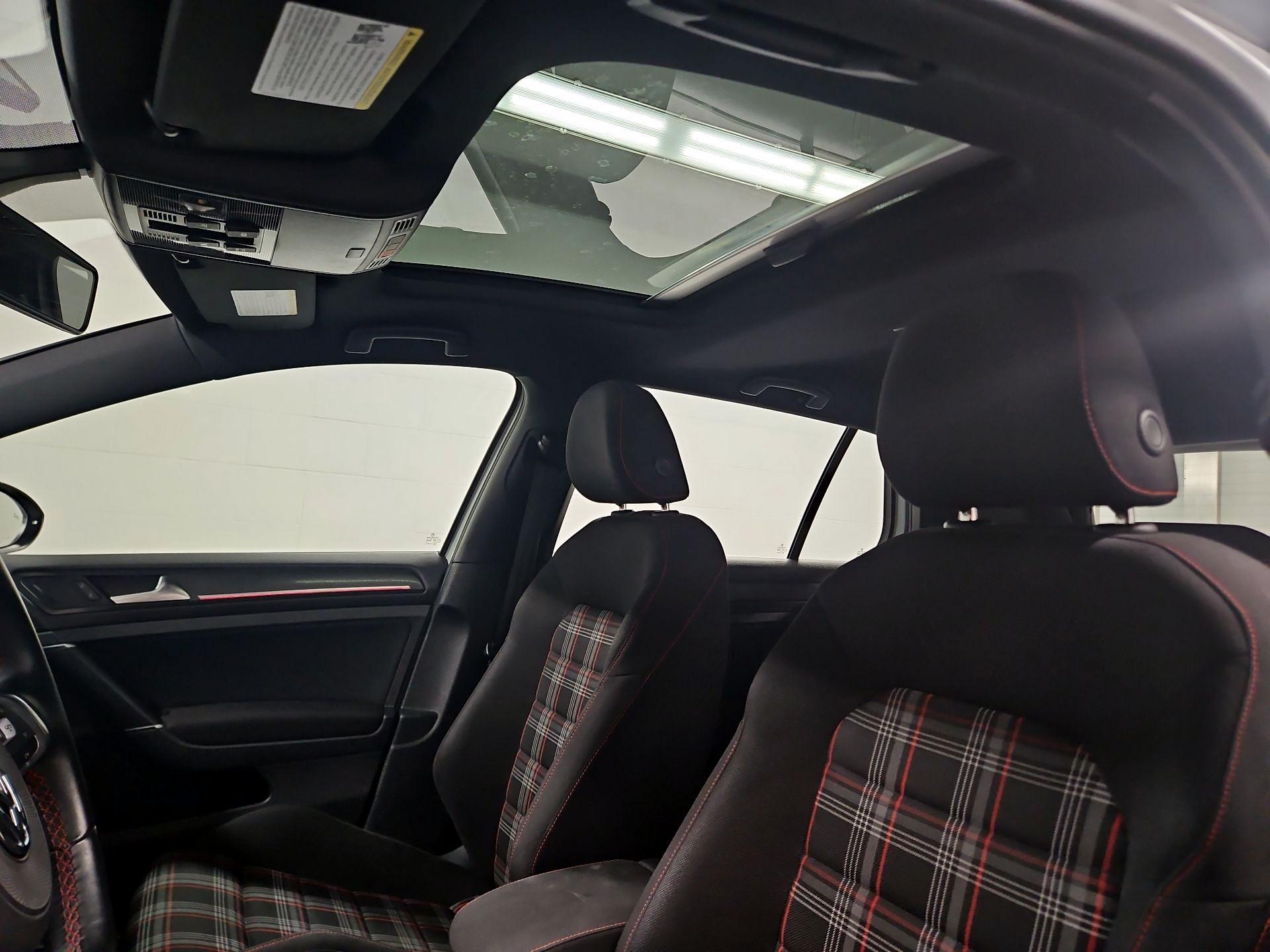 Thumbnail: 2018 Volkswagen Golf - 19