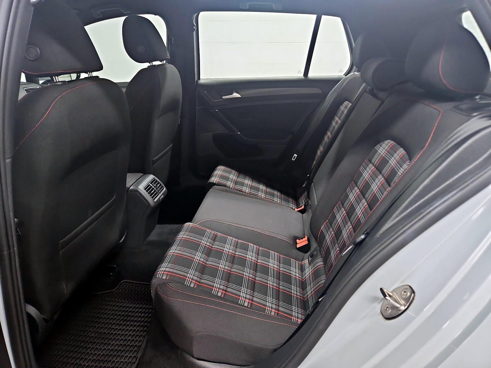 Thumbnail: 2018 Volkswagen Golf - 20