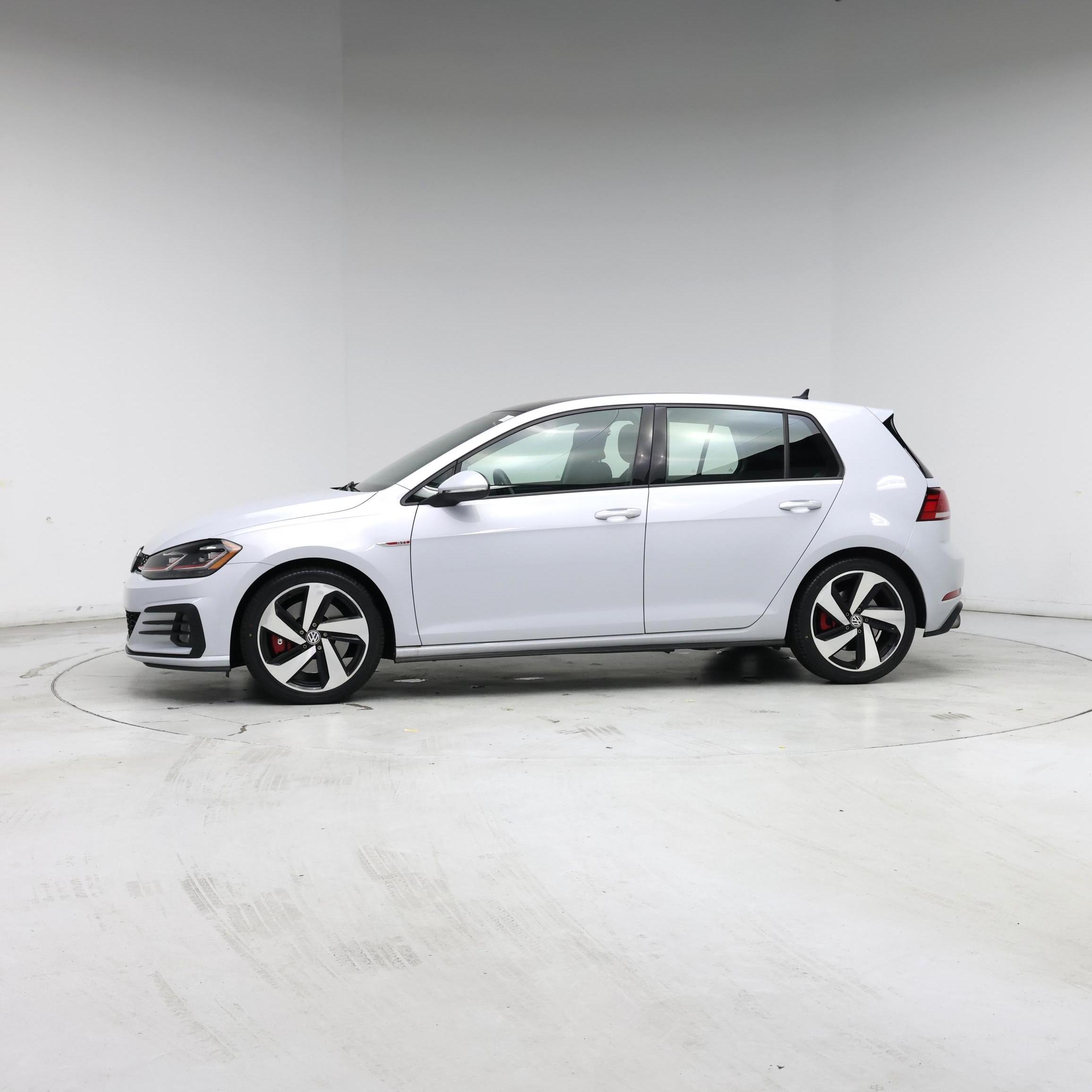 Thumbnail: 2018 Volkswagen Golf - 3