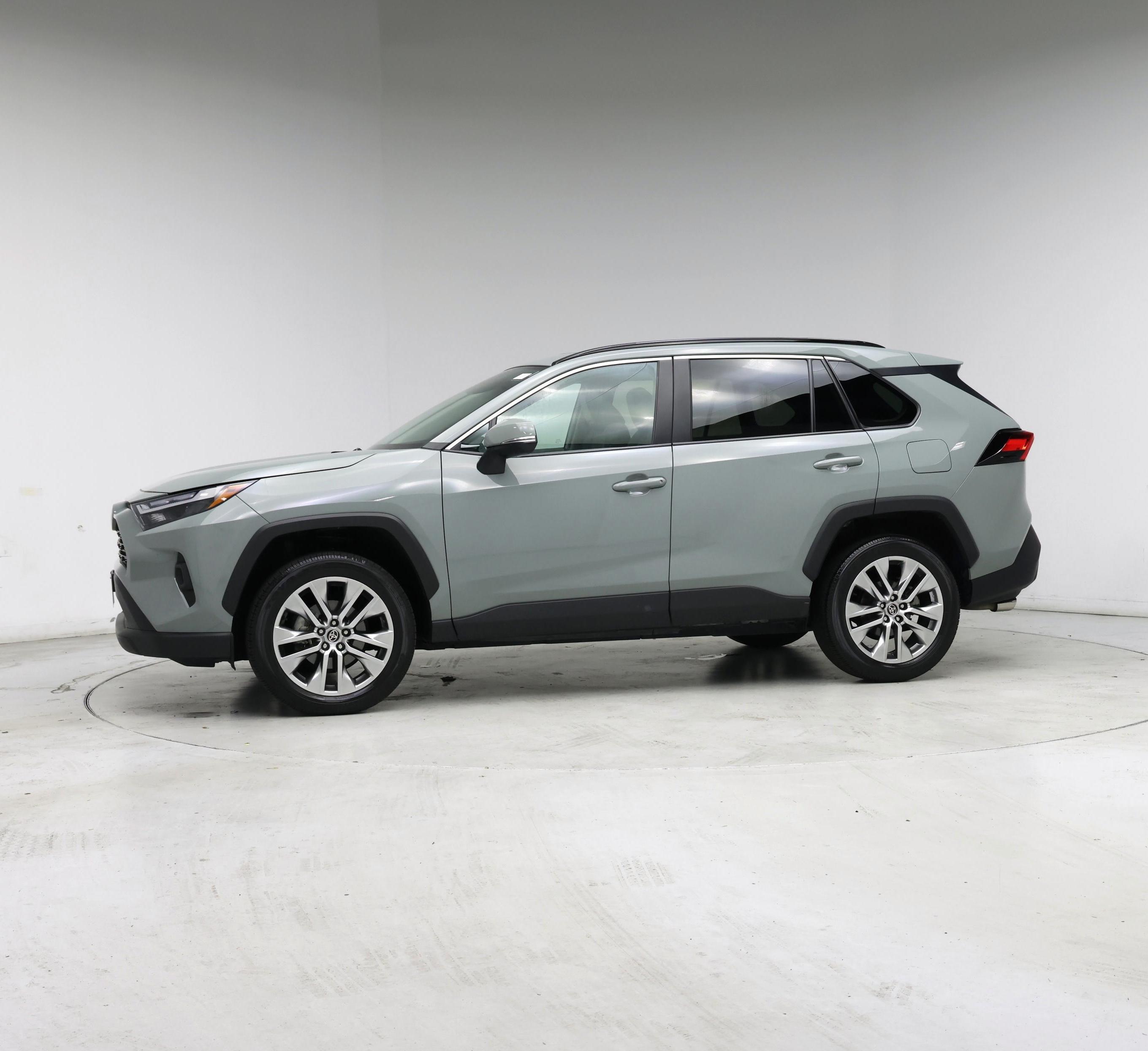 Thumbnail: 2022 Toyota RAV4 - 3