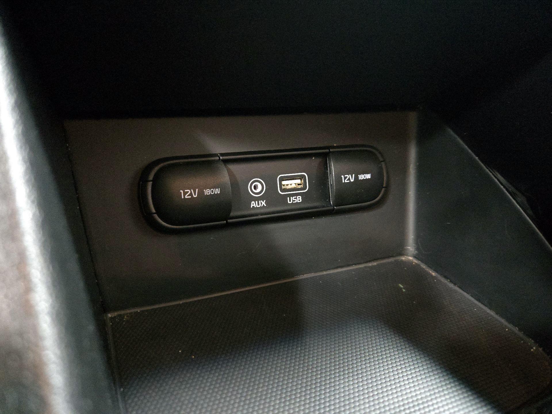 Thumbnail: 2018 Kia Niro - 18